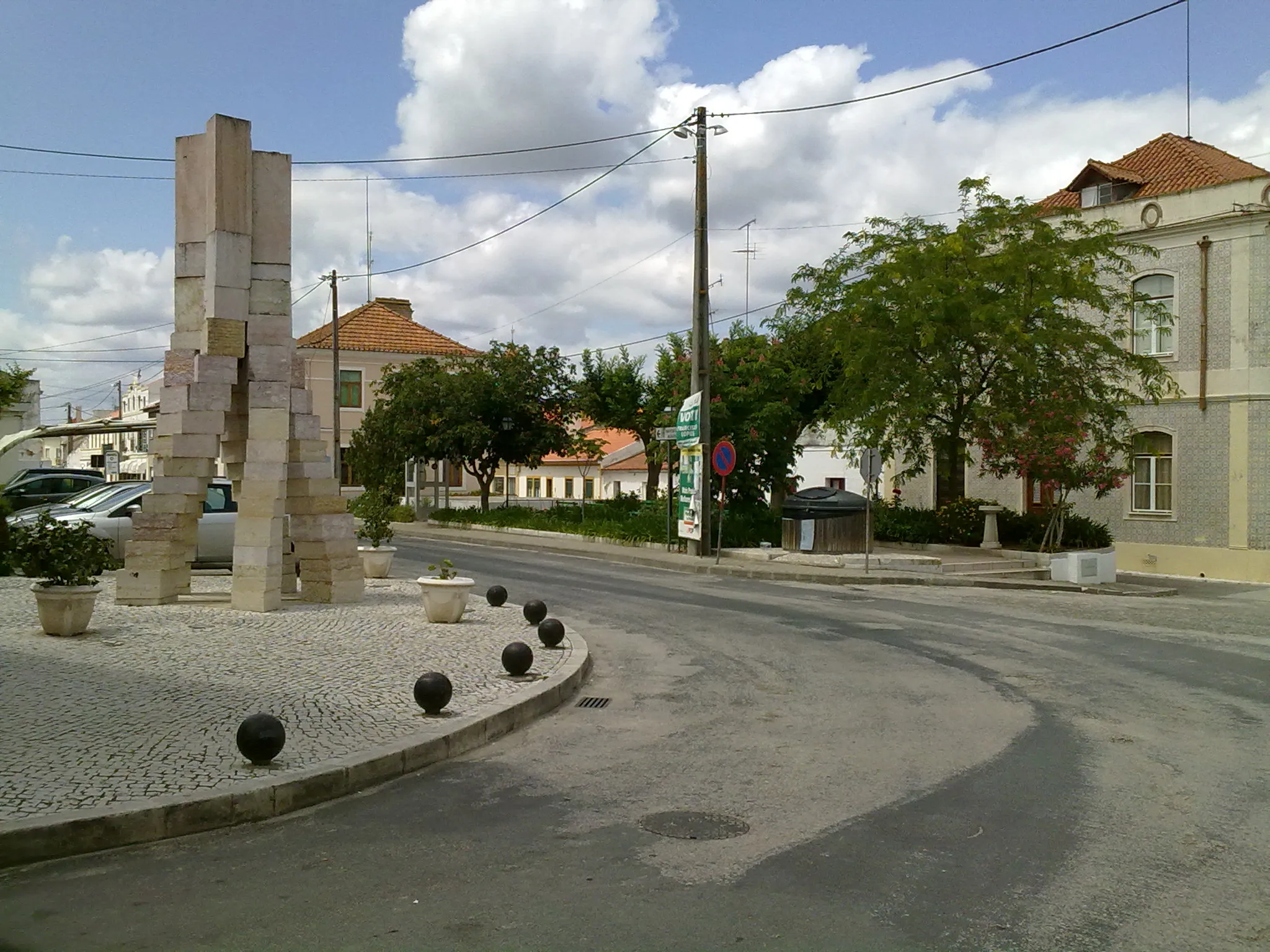 Photo showing: Couço (Praça da República), Portugal.
