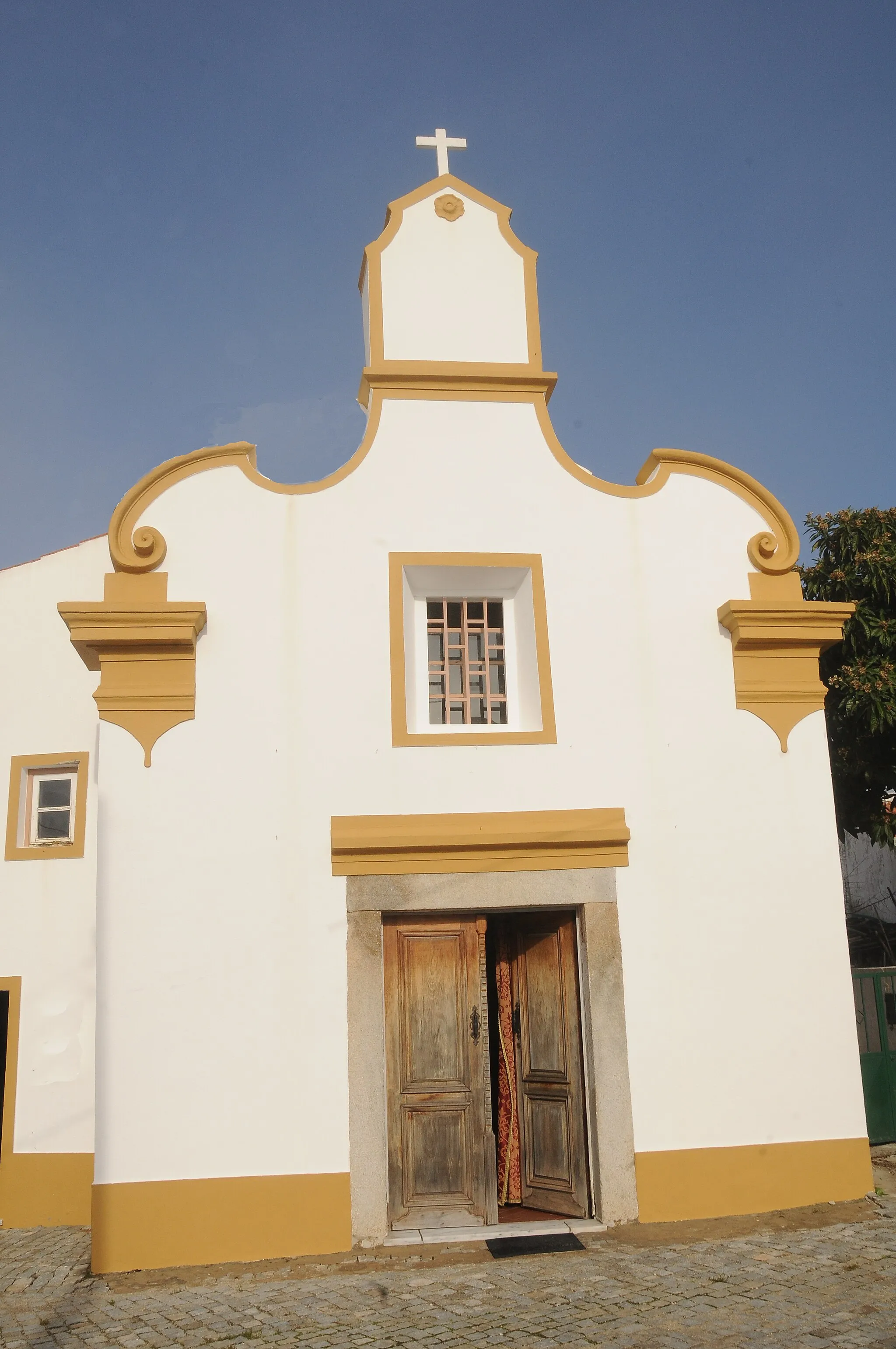 Photo showing: Saint Sebastian Church in Fortios, Portalegre, Portugal.