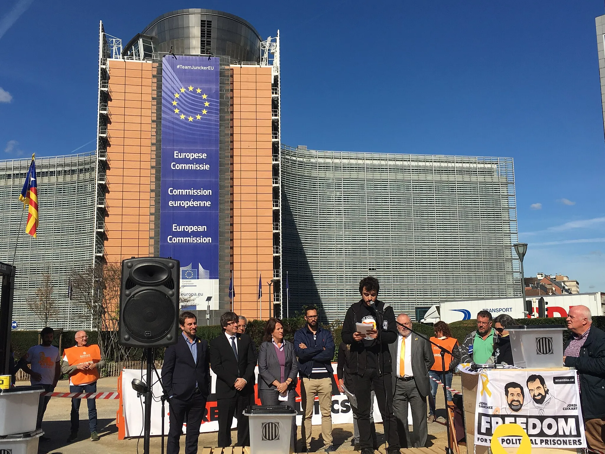 Photo showing: Adrià Carrasco i Tarrés en un acte davant la Comissió Europea a Brussel·les (Bèlgica) el 25 de setembre de 2018.