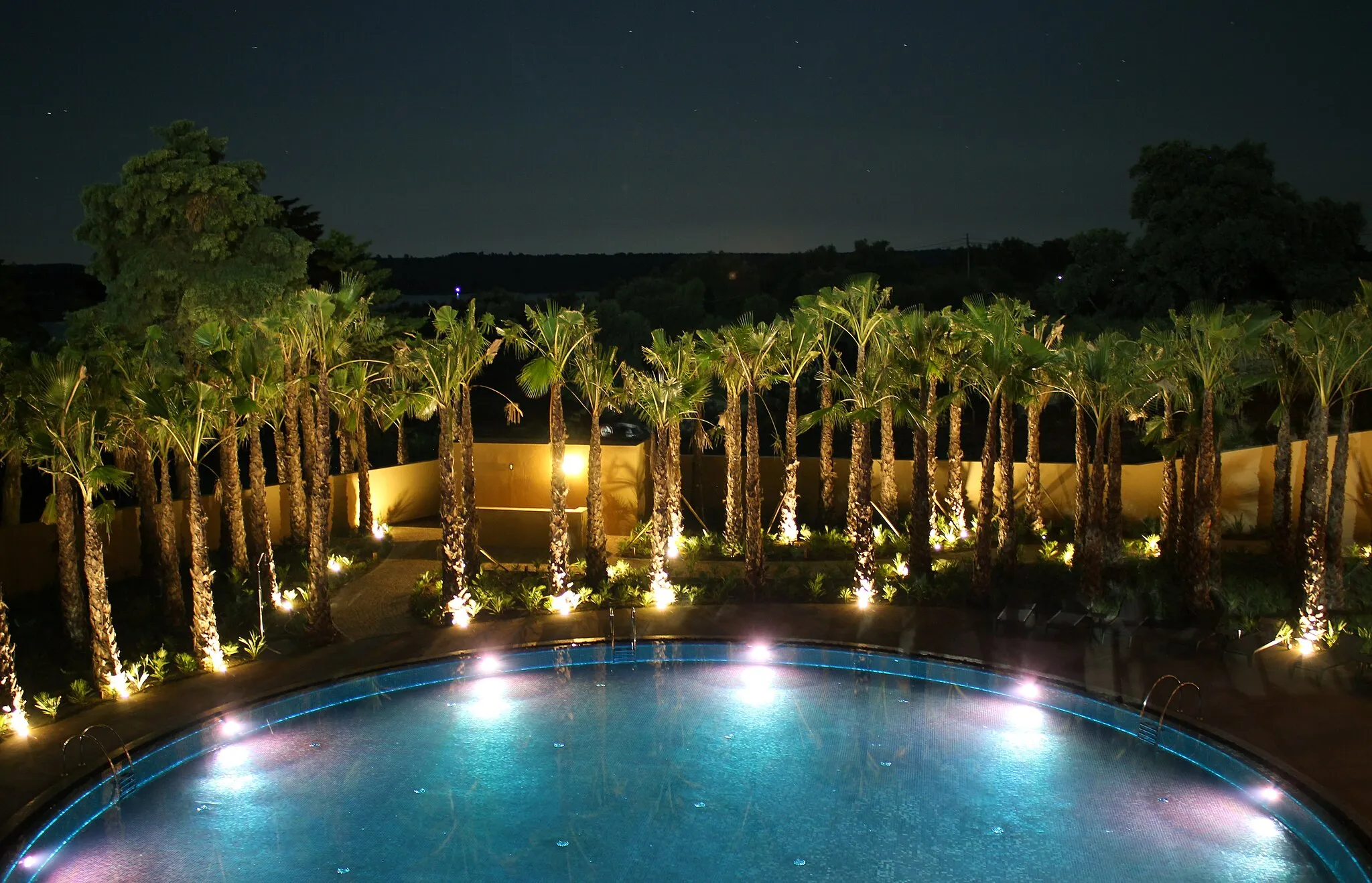 Photo showing: Another pool, at night