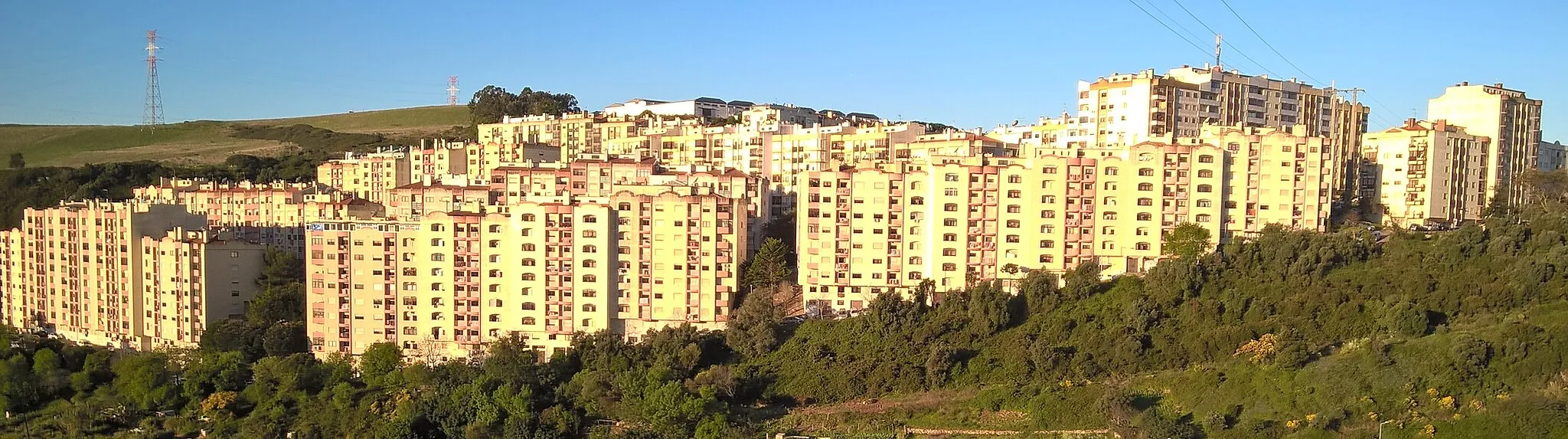 Photo showing: Bairro do Casal do Cotão visto da Agualva