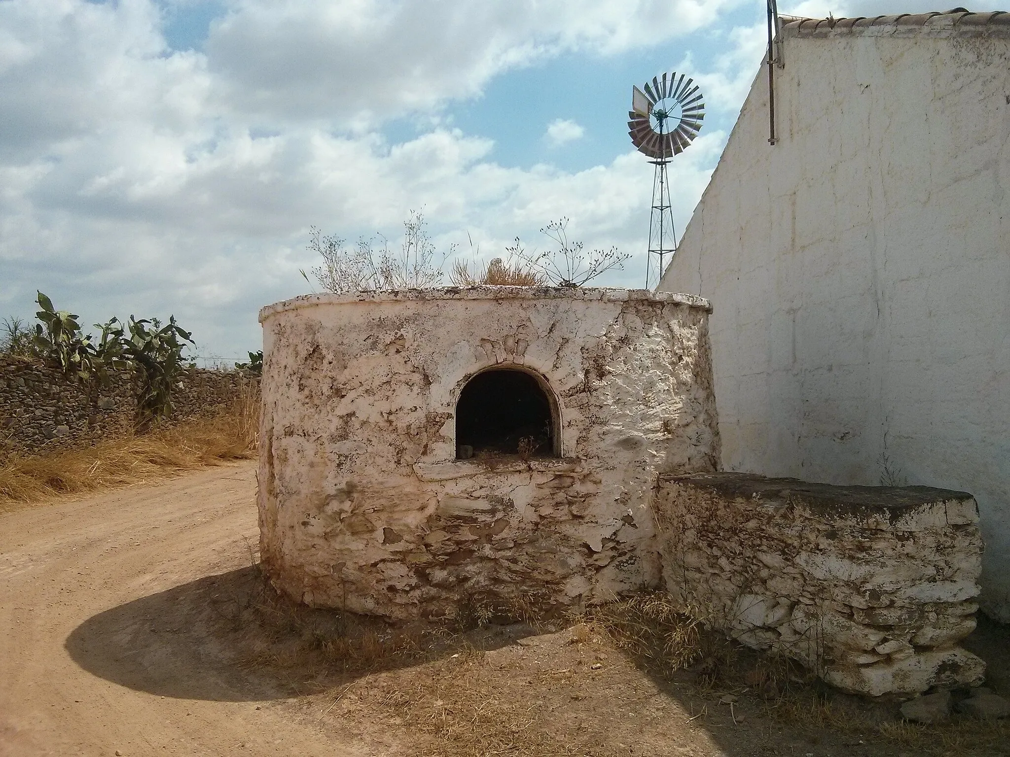 Photo showing: Forno comunal do Monte dos Magros