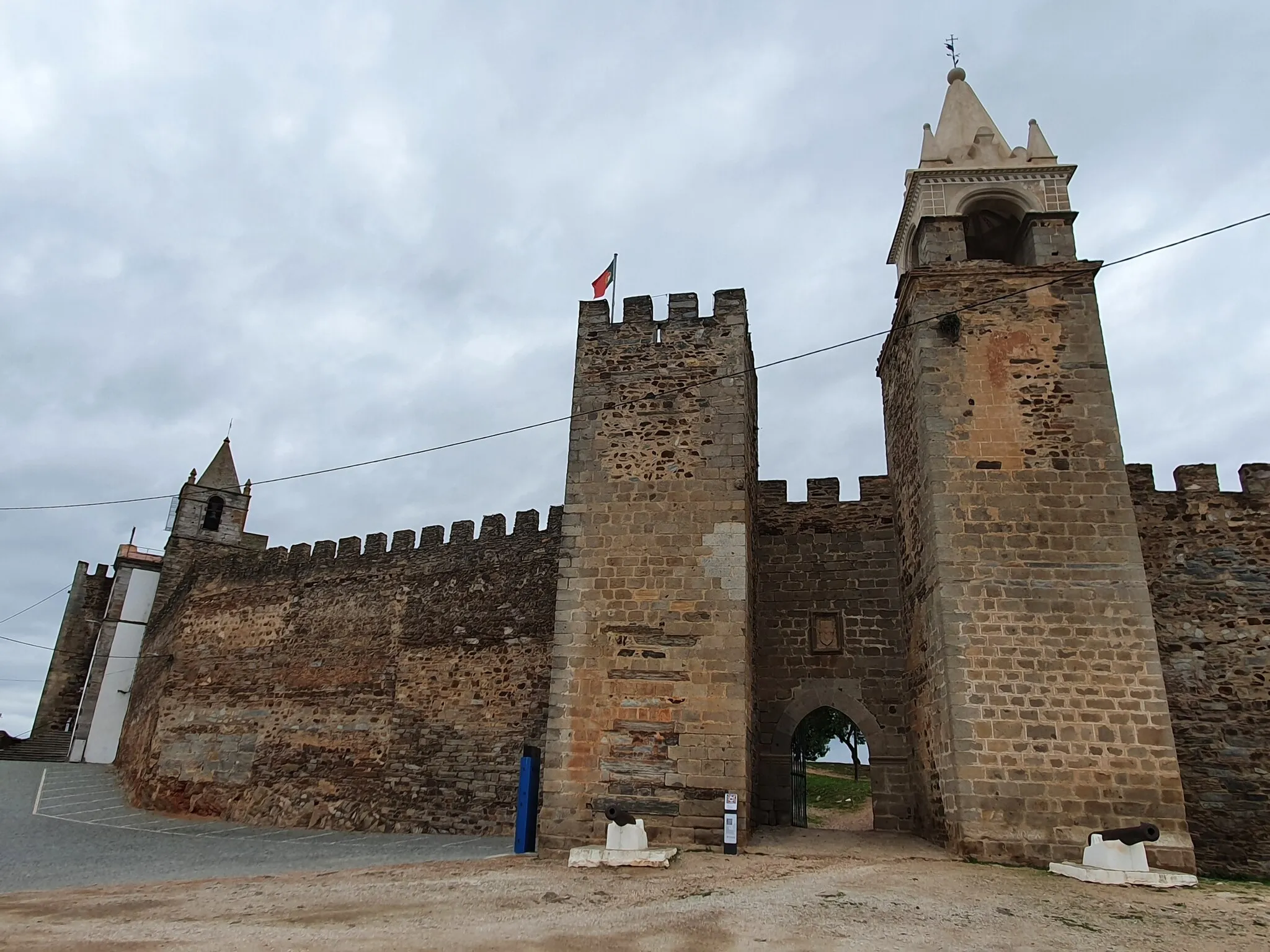 Photo showing: Castelo de Mourão