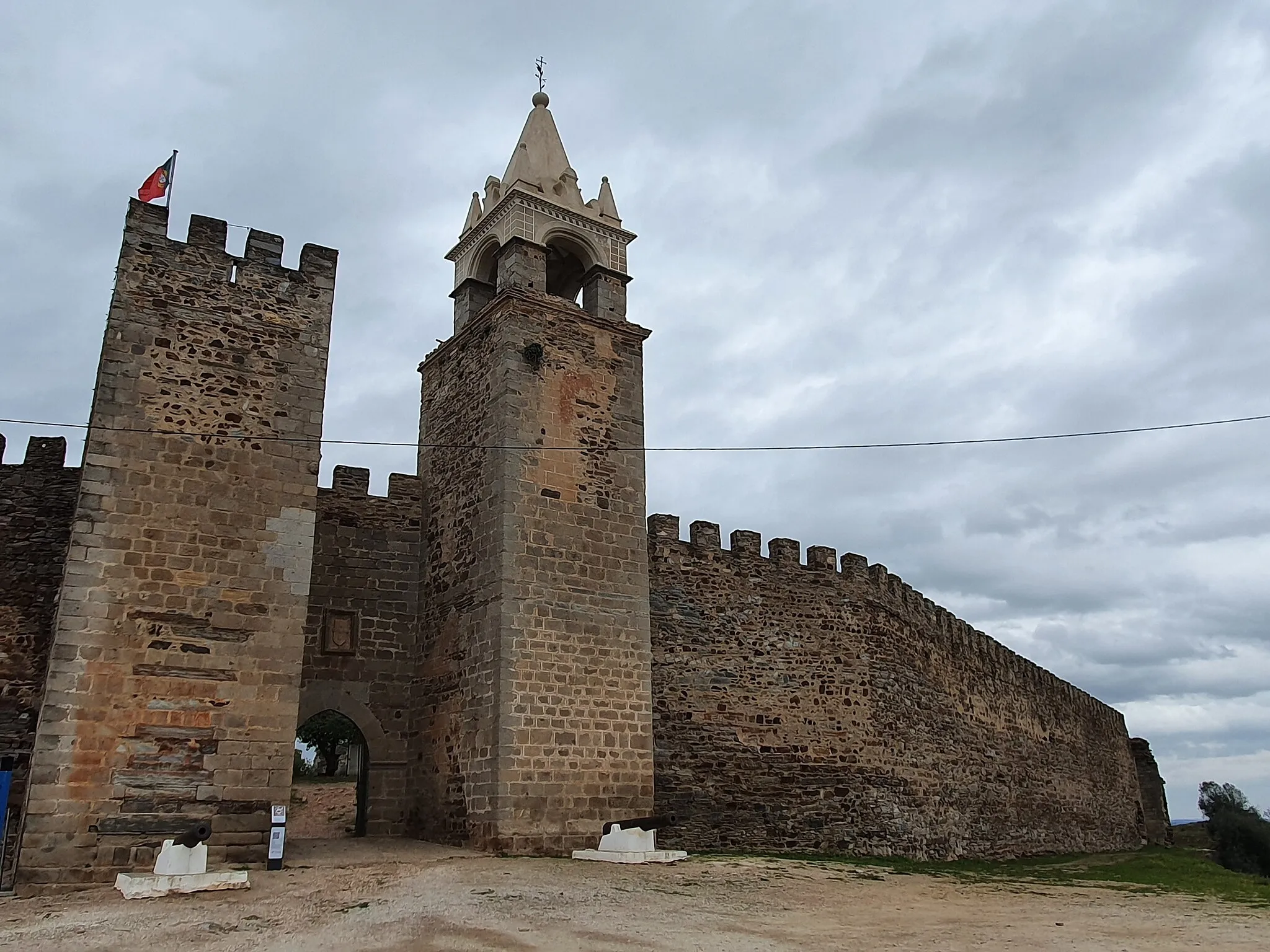 Photo showing: Castelo de Mourão