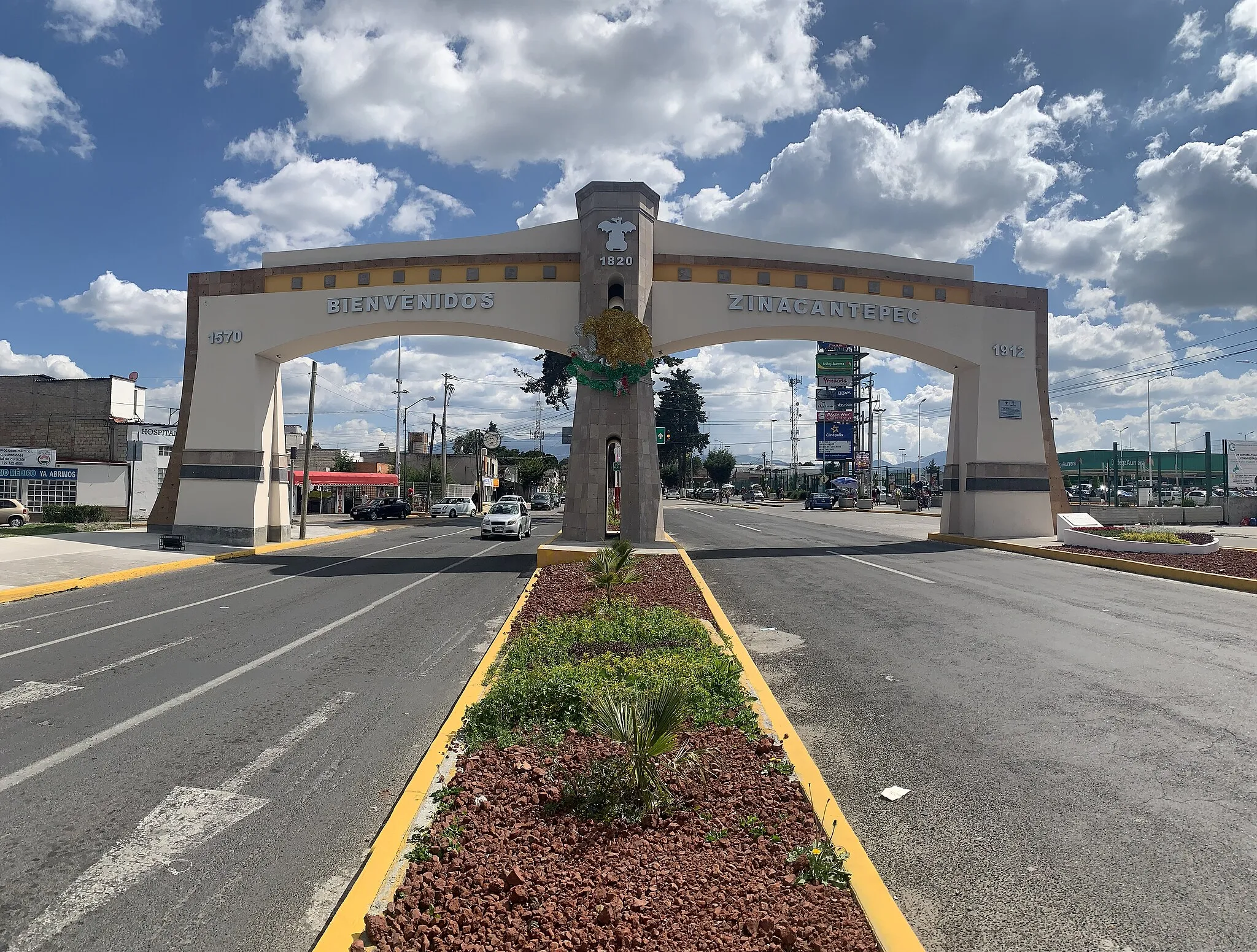Photo showing: Arco de entrada a San Miguel Zinacantepec