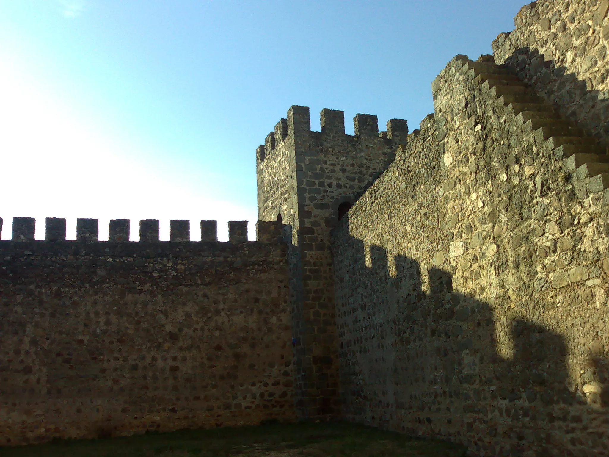 Photo showing: Tower of the Amieira castle, Amieira do Tejo, Nisa, Portugal (the file name is incorrect).