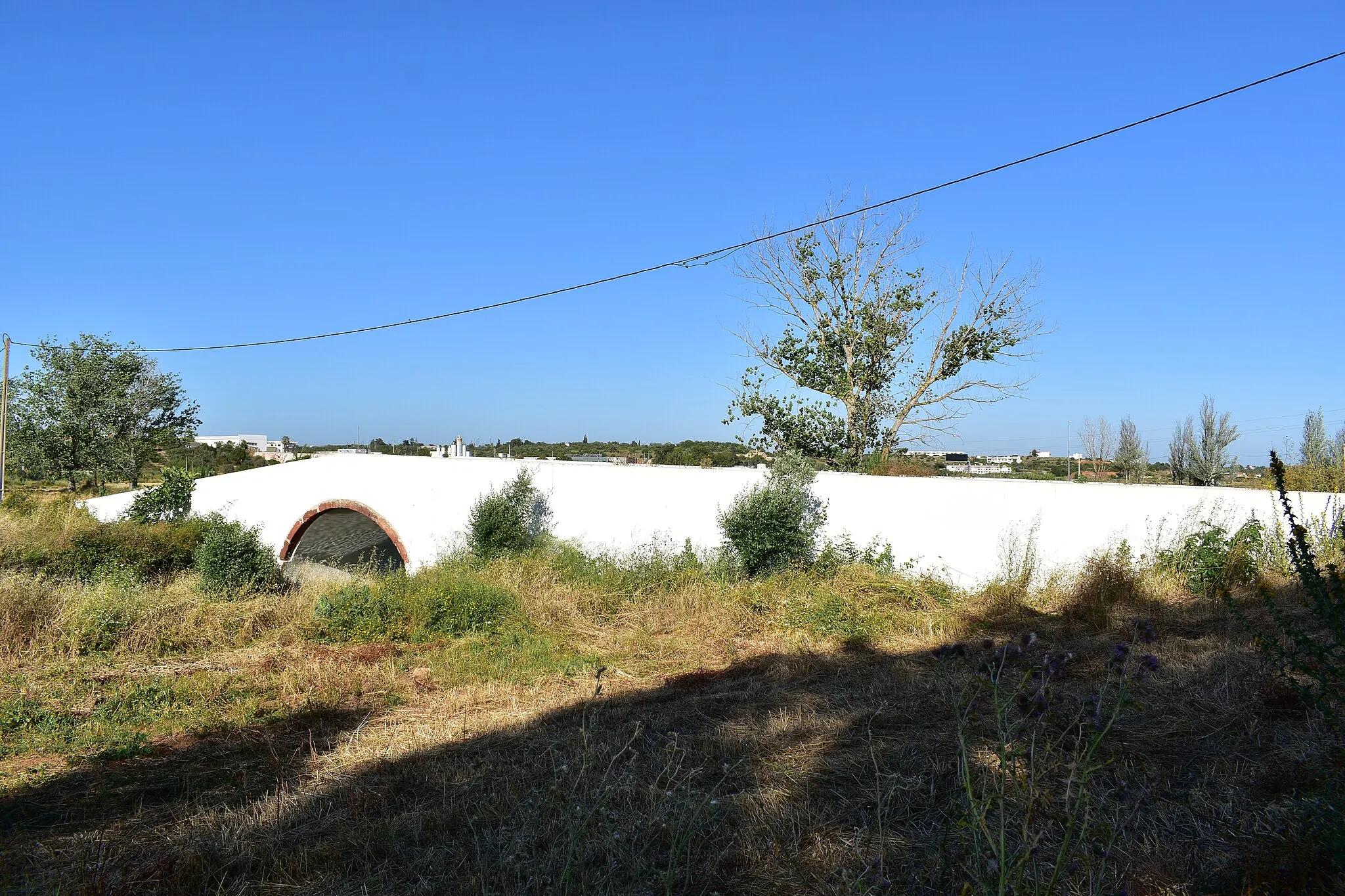 Photo showing: Ponte perto da aldeia de Odiáxere, no concelho de Lagos, em Portugal. Segundo a tradição popular, é de origem romana.