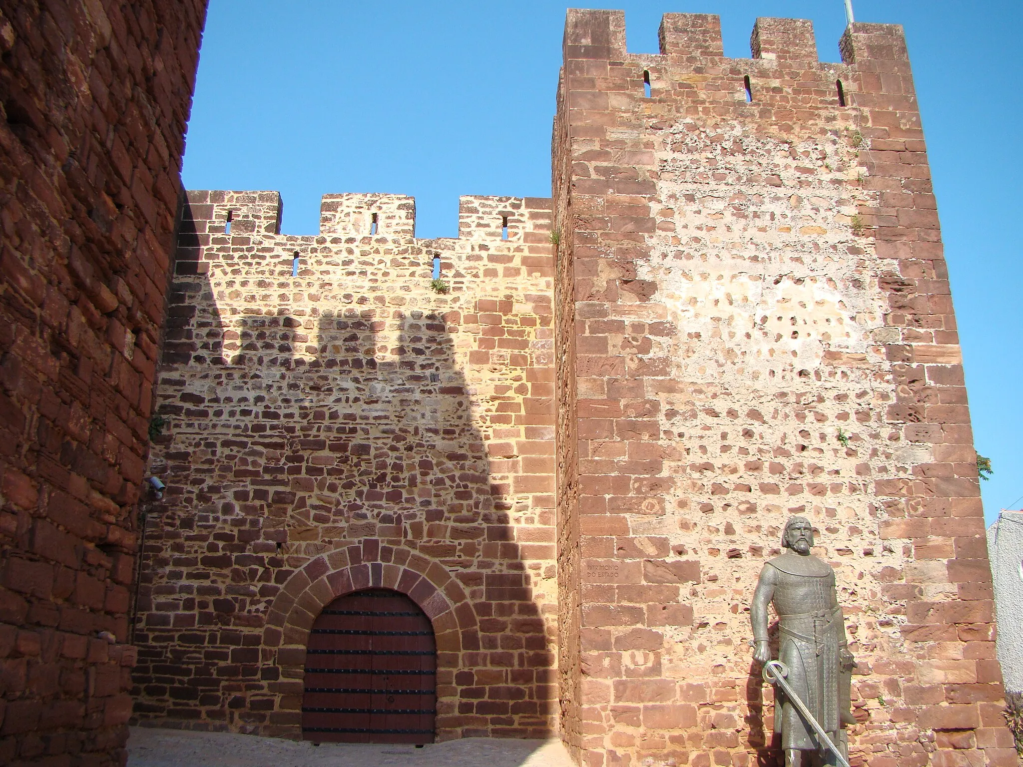 Photo showing: Entrada do Castelo de Silves