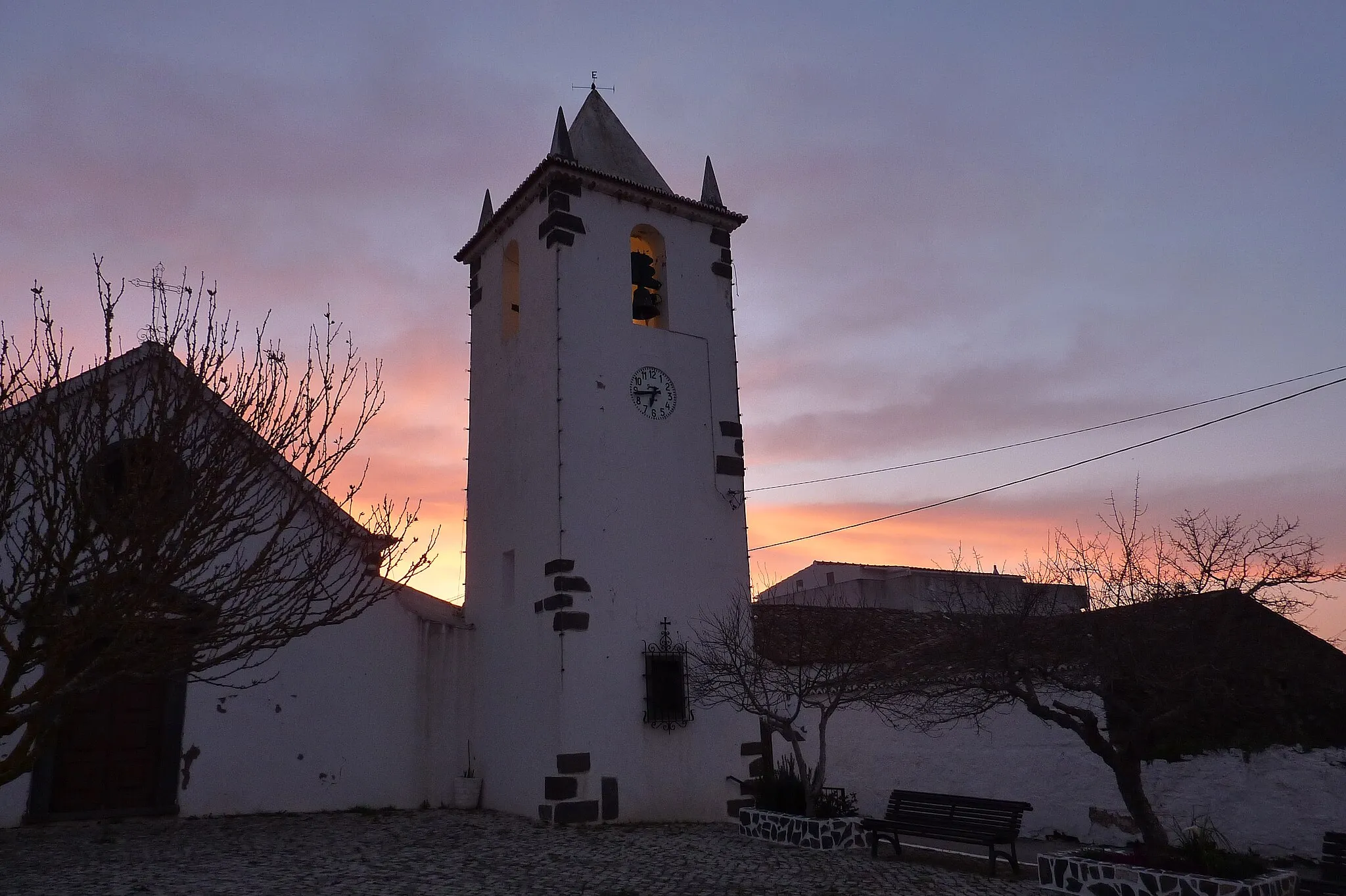 Photo showing: Ameixial - church at sunset