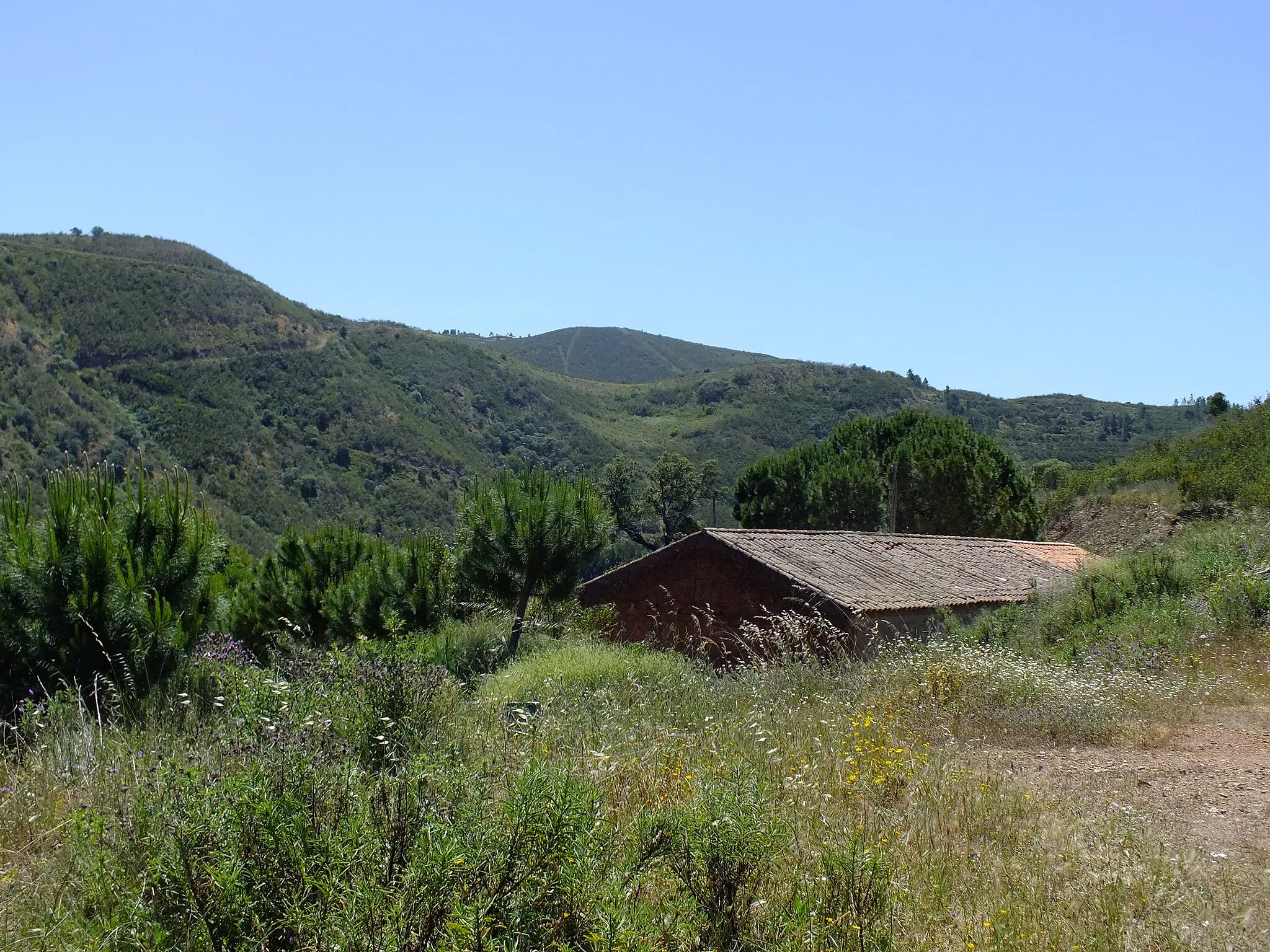 Photo showing: Portela do Pedro in the Odelouca river valley, Algarve, Portugal.