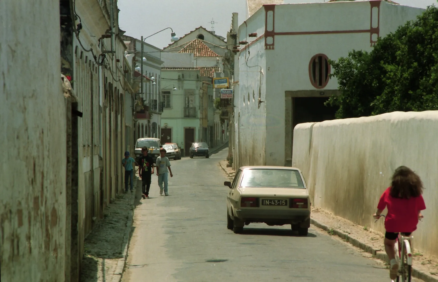 Photo showing: Portugal - Algarve: Moncarapacho, Hauptstraße