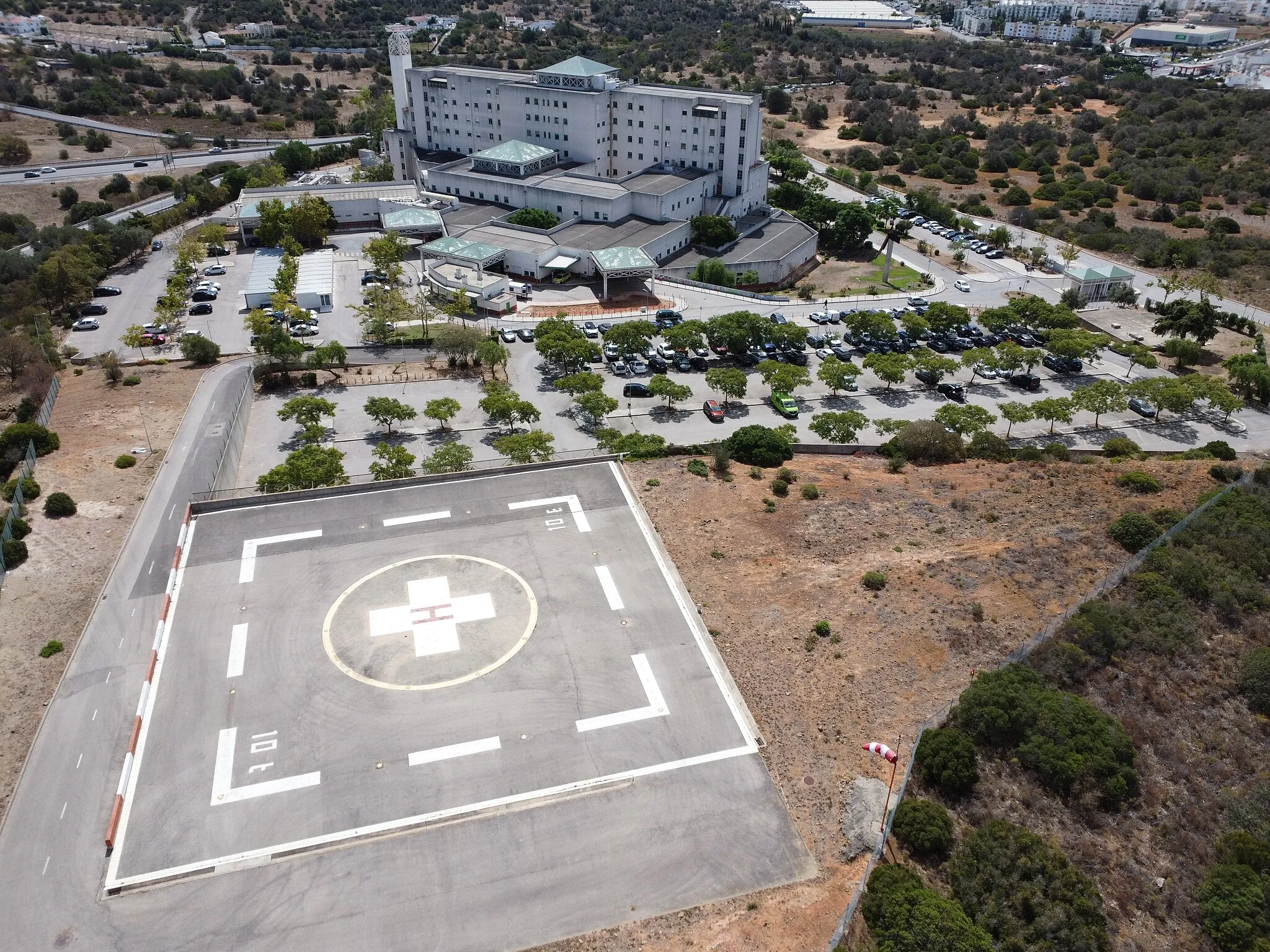 Photo showing: Aerial view of Portimão Hospital's Helipad, in Portimão, Algarve - Portugal.