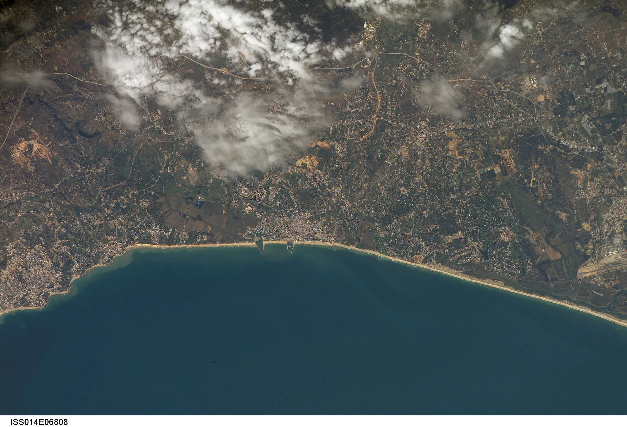 Photo showing: View of Portugal taken during ISS Expedition 14.