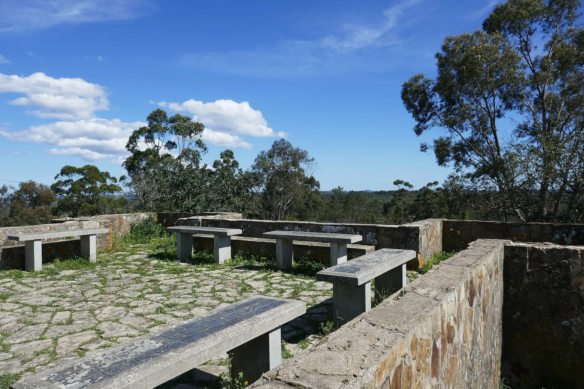 Photo showing: Viewpoint Caldeirão near the mountain Pelados