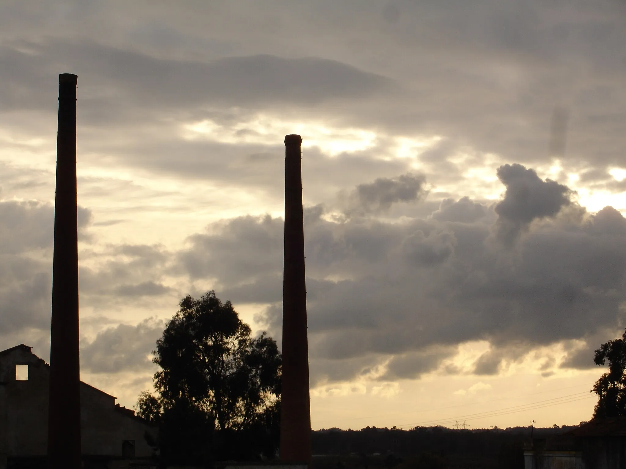 Photo showing: Fábrica Abandonada, Moita