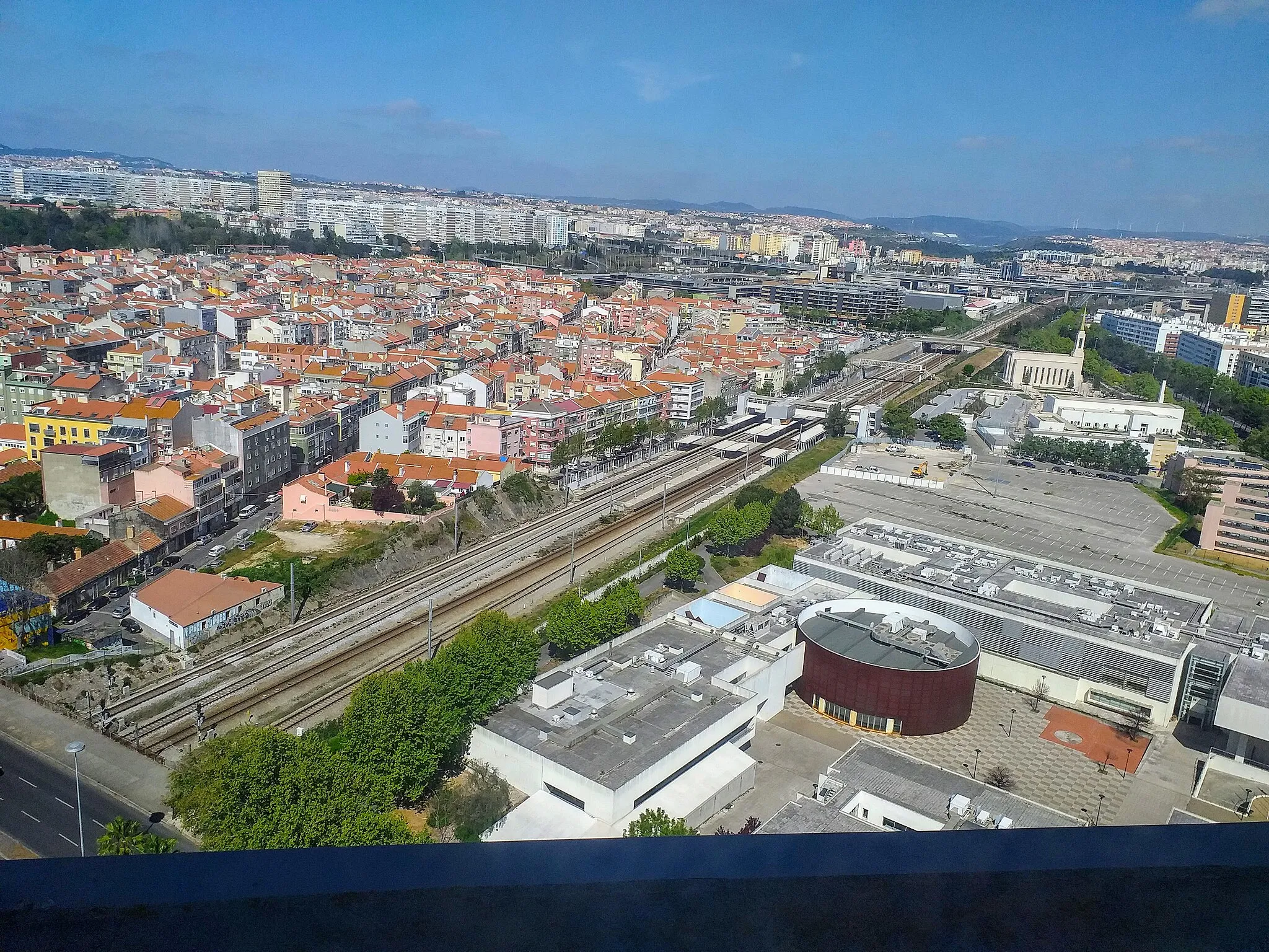 Photo showing: Aerial view of the Lisbon Portugal Temple in Moscavide