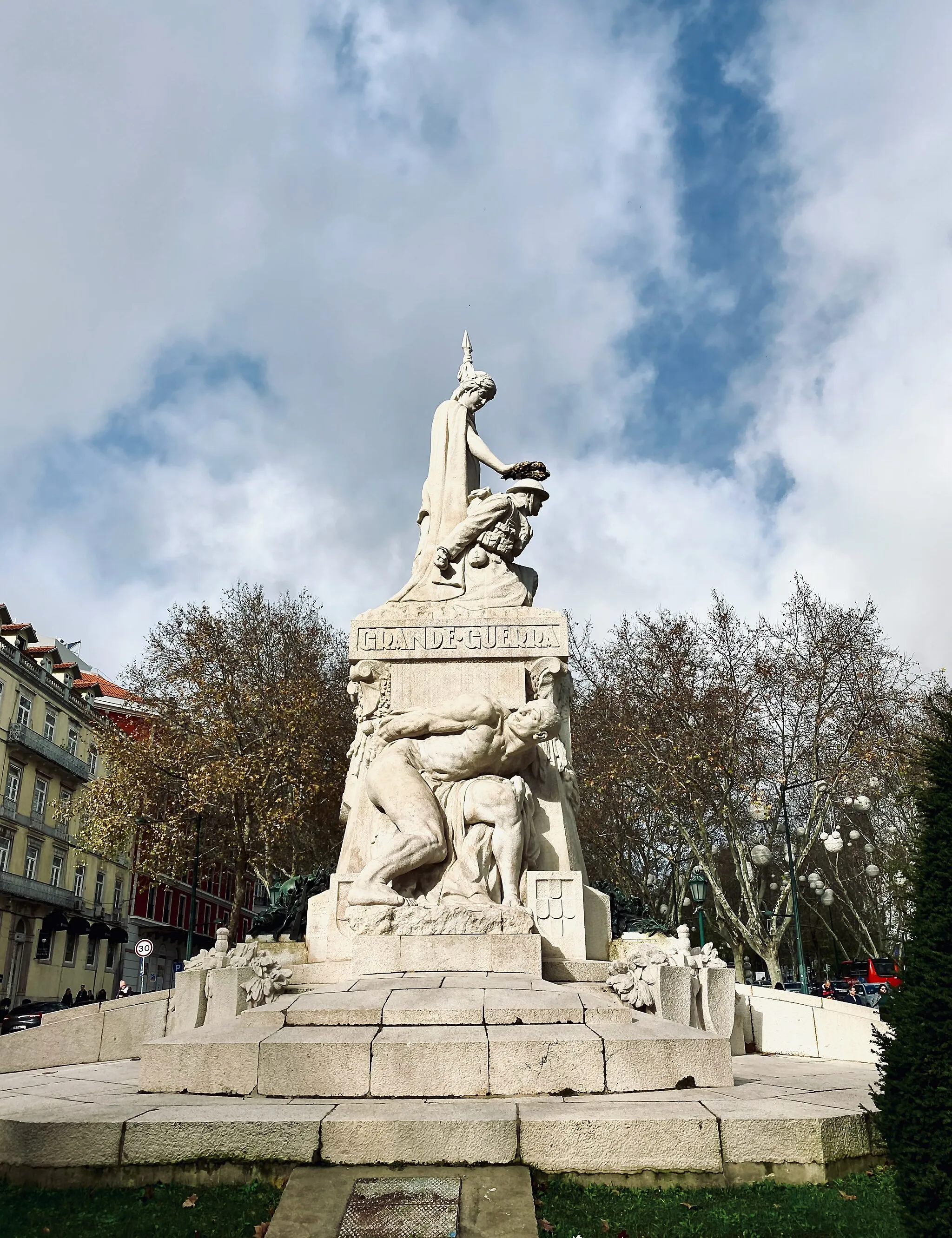 Photo showing: Monumento aos Heróis da Grande Guerra