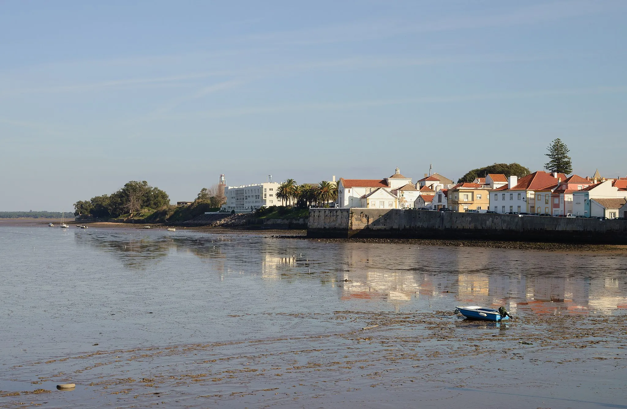 Photo showing: View of the city of Alcochete, Portugal