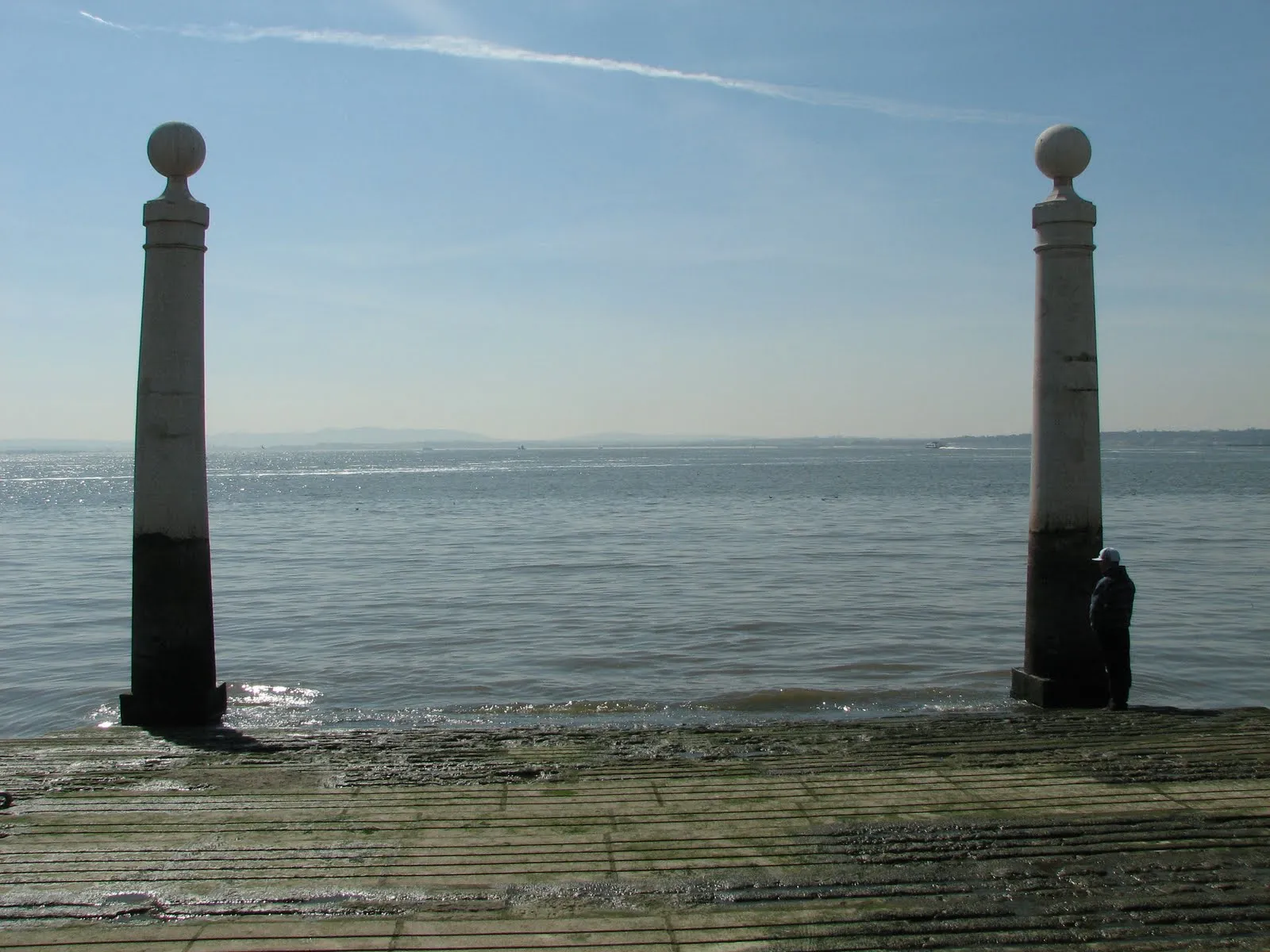 Photo showing: Lissabon port