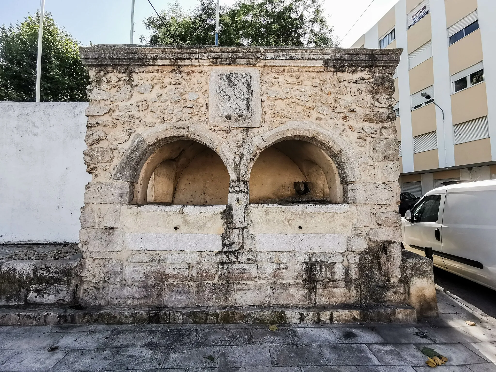 Photo showing: Fonte de Santa Catarina, em Castanheira do Ribatejo.