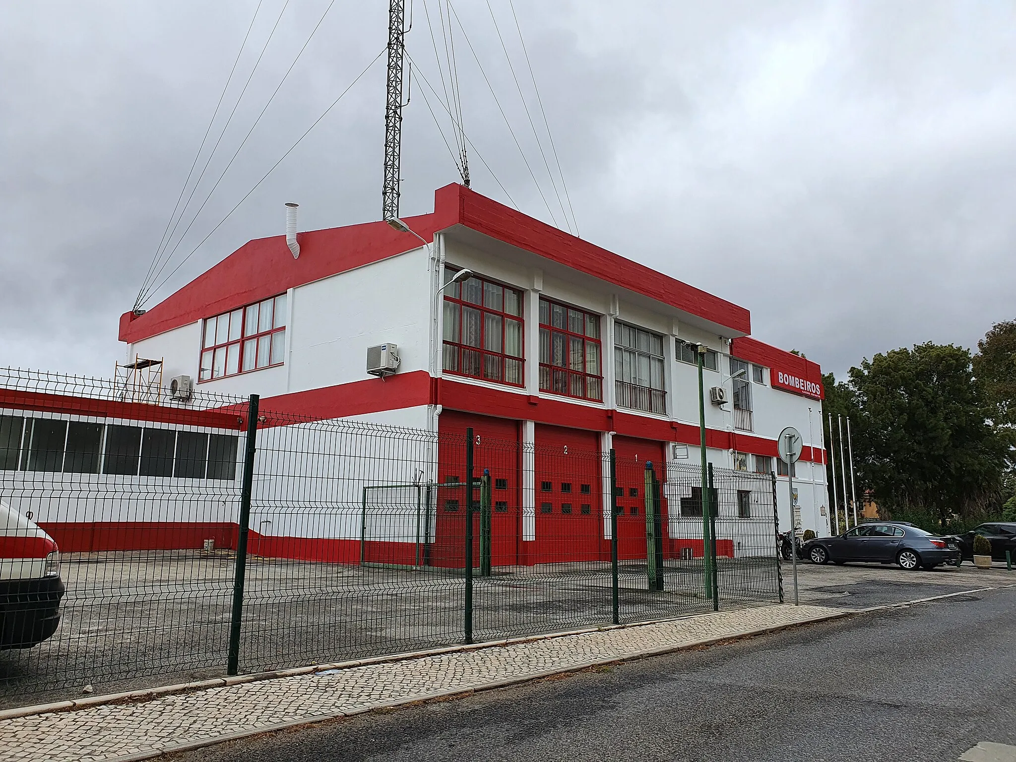 Photo showing: Quartel dos Bombeiros de Algueirão - Mem Martins