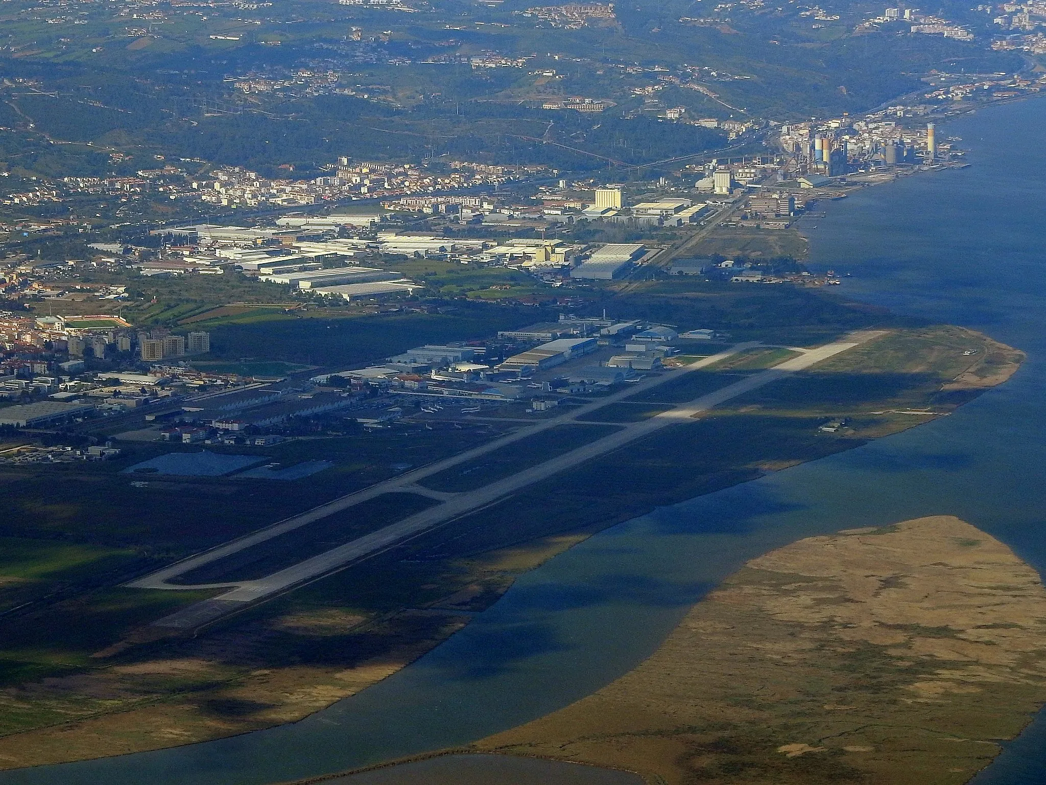 Photo showing: Alverca Airport in April 2019, Portugal.