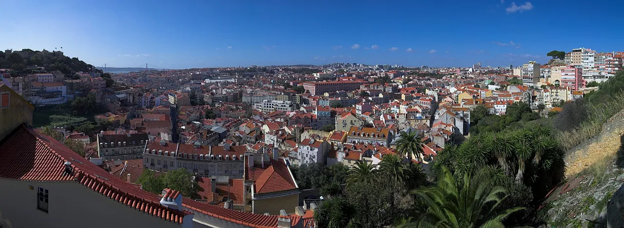 Photo showing: Vista panorâmica da varanda.