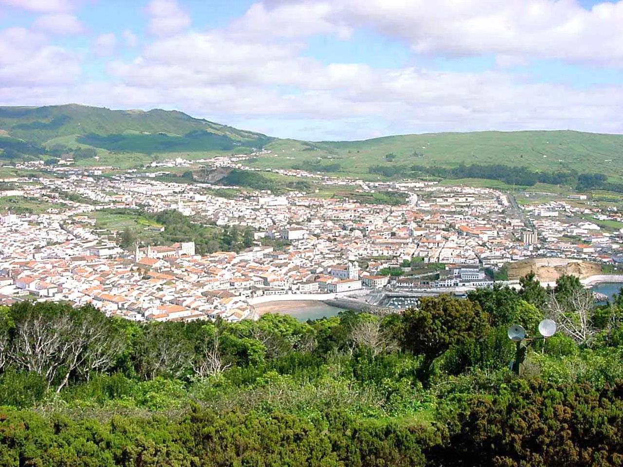 Photo showing: Monte Brasil, vista da cidade de Angra do Heroísmo, Ilha Terceira, Açores, Portugal