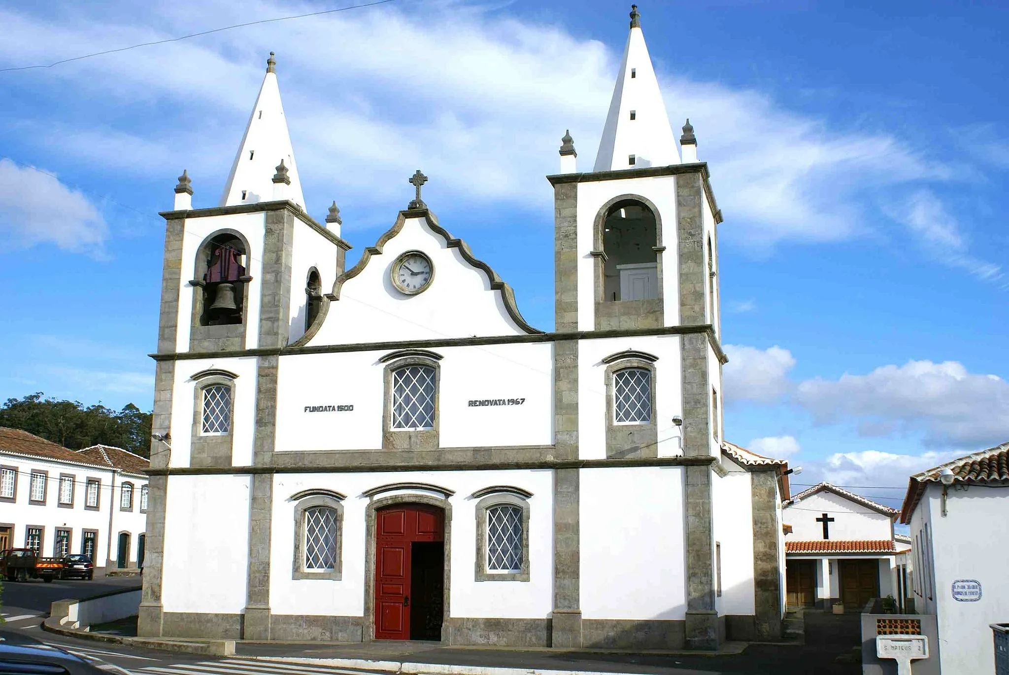 Photo showing: Igreja de São Bartolomeu, exterior, freguesia de São Bartolomeu de Regatos, Angra do Heroísmo, ilha Terceira, Açores, Portugal.
