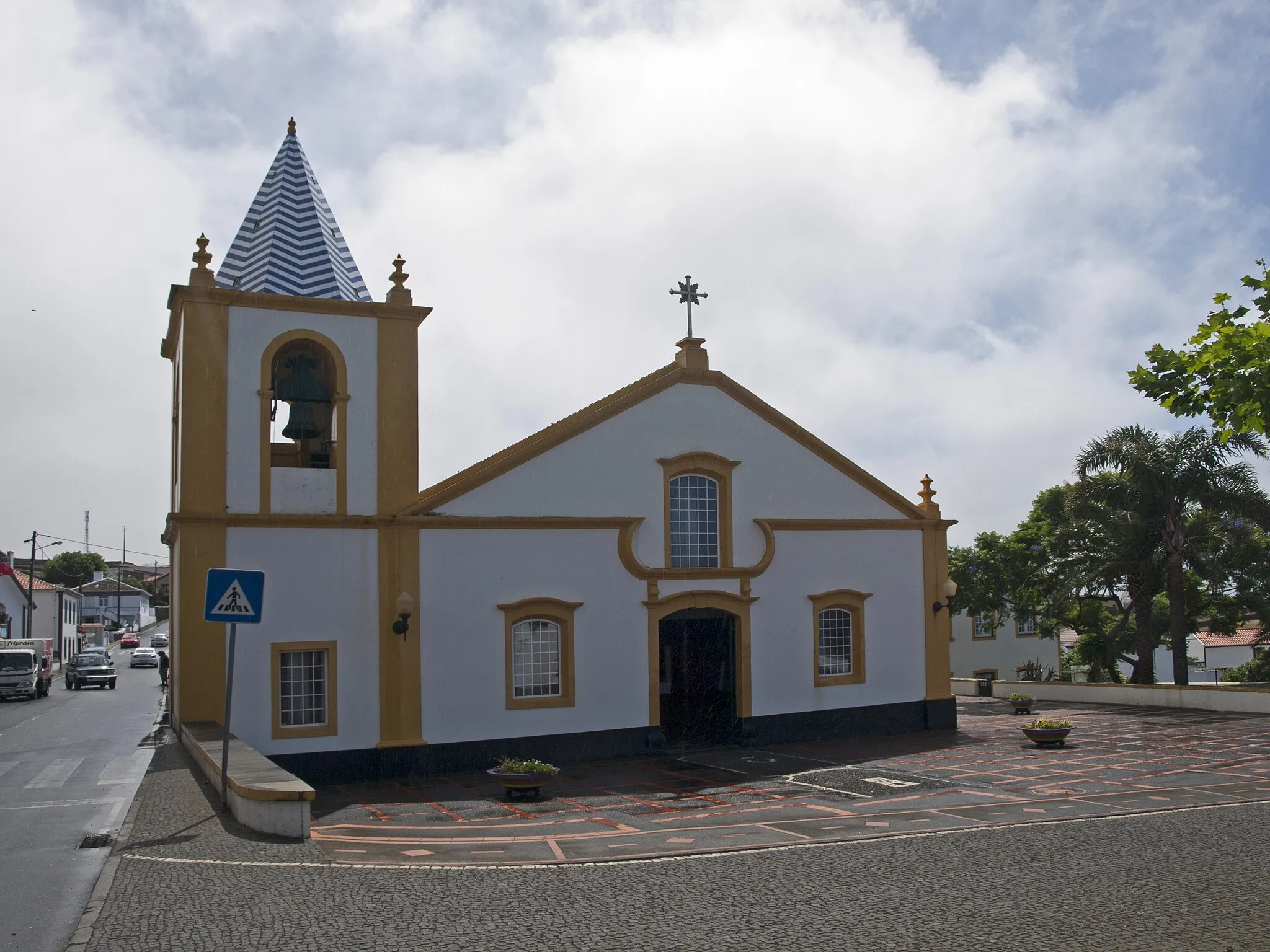 Photo showing: Igreja de Santa Bárbara, Angra do Heroísmo