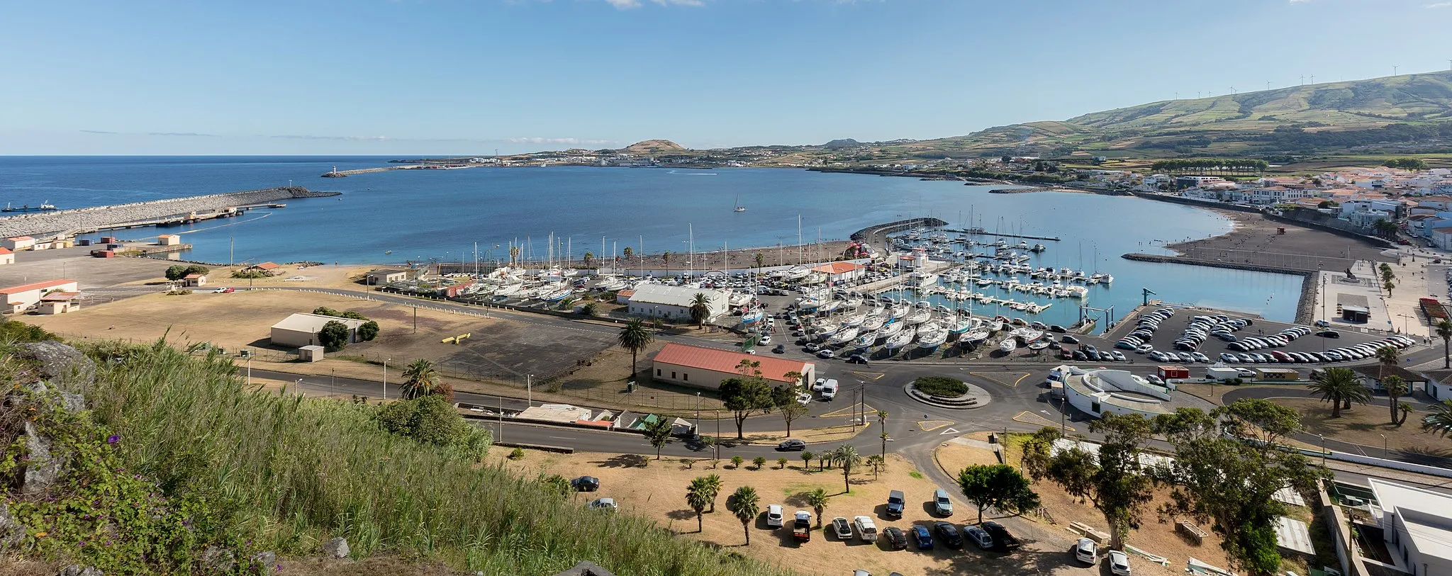 Photo showing: View of Praia da Vitória from miradouro do Facho, Terceira Island, Azores, Portugal