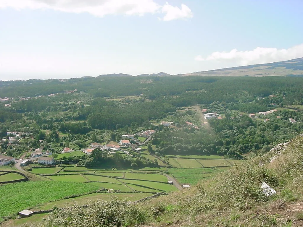 Photo showing: Miradouro das Veredas, vista sobre a freguesia da Terra chã, ilha Terceira, Açores, portugal.