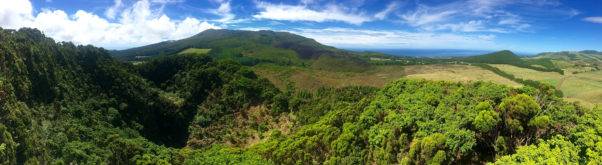 Photo showing: Panoramic view from Pico Gaspar, Terceira.