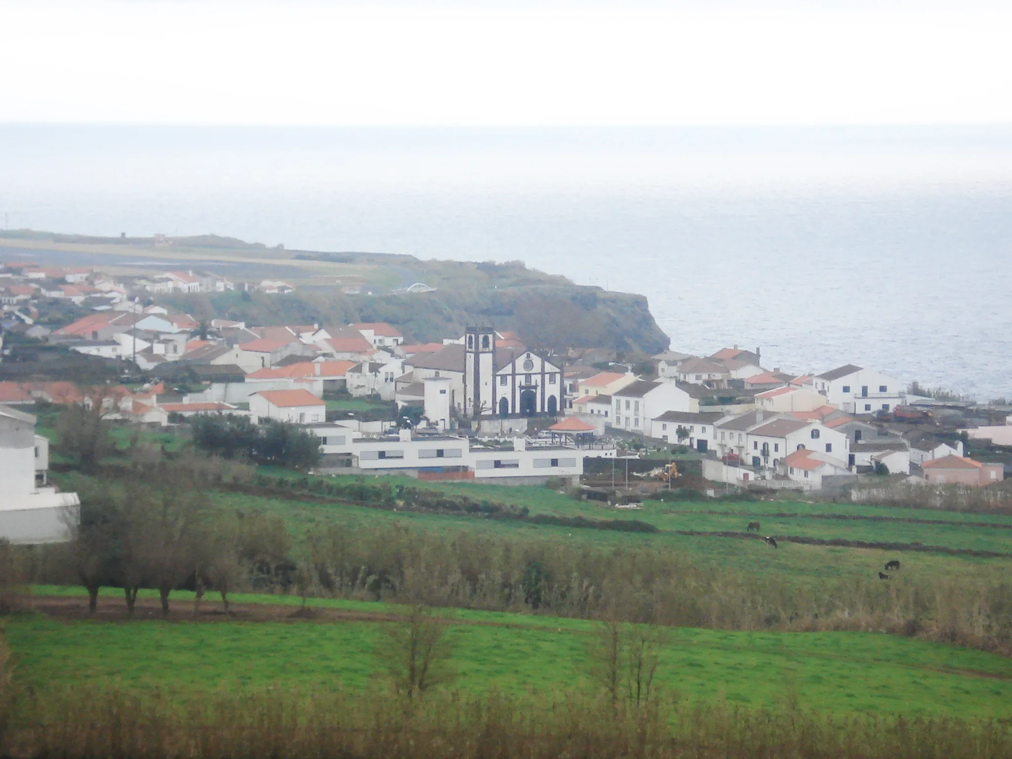 Photo showing: The village of Relva at the end of the airport on São Miguel Island, Azores