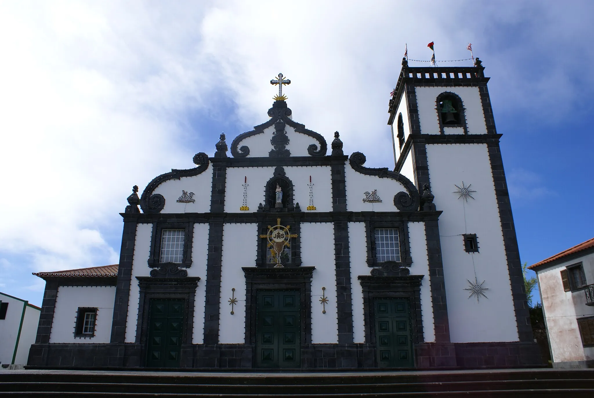Photo showing: Façade of the Church of Nossa Senhora da Ajuda, Ajuda da Bretanha, Ponta Delgada, São Miguel(Azores), Portugal