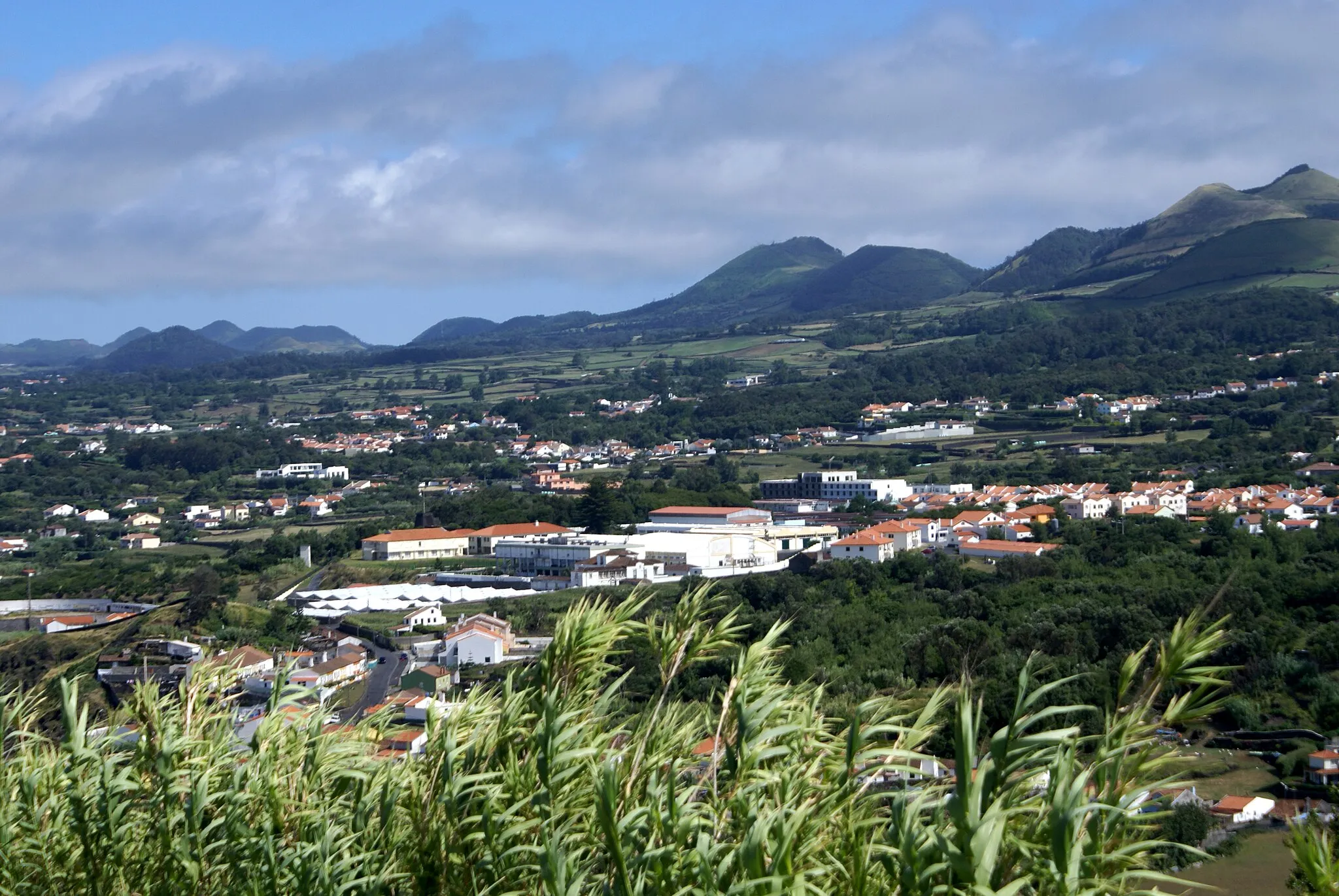 Photo showing: Capelas, vista do Miradouro da Vigia da Baleia, Ponta Delgada, Açores