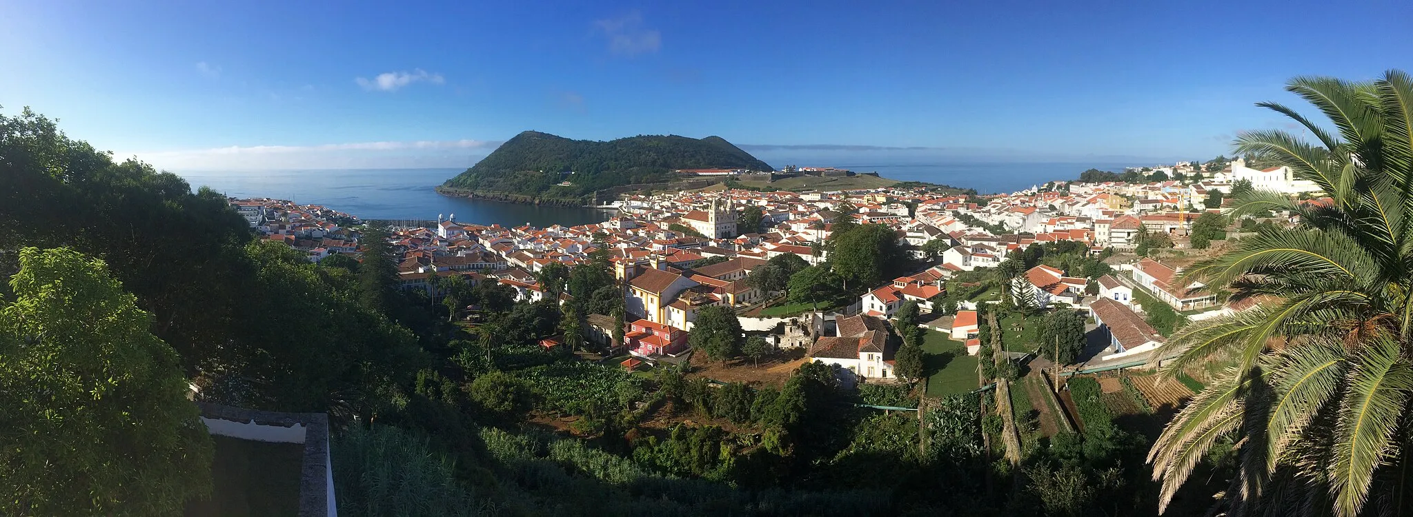 Photo showing: View over Angra do Heroismo from the garden.
