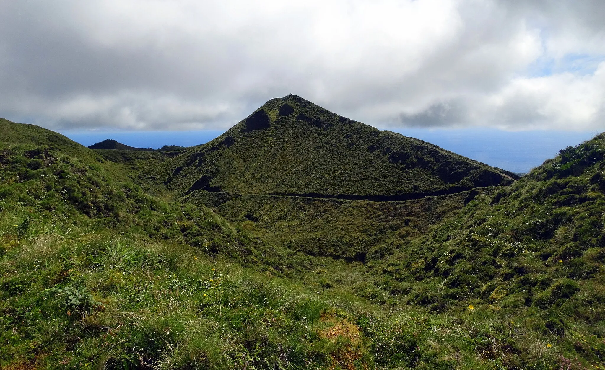 Photo showing: Green Peak on São Miguel