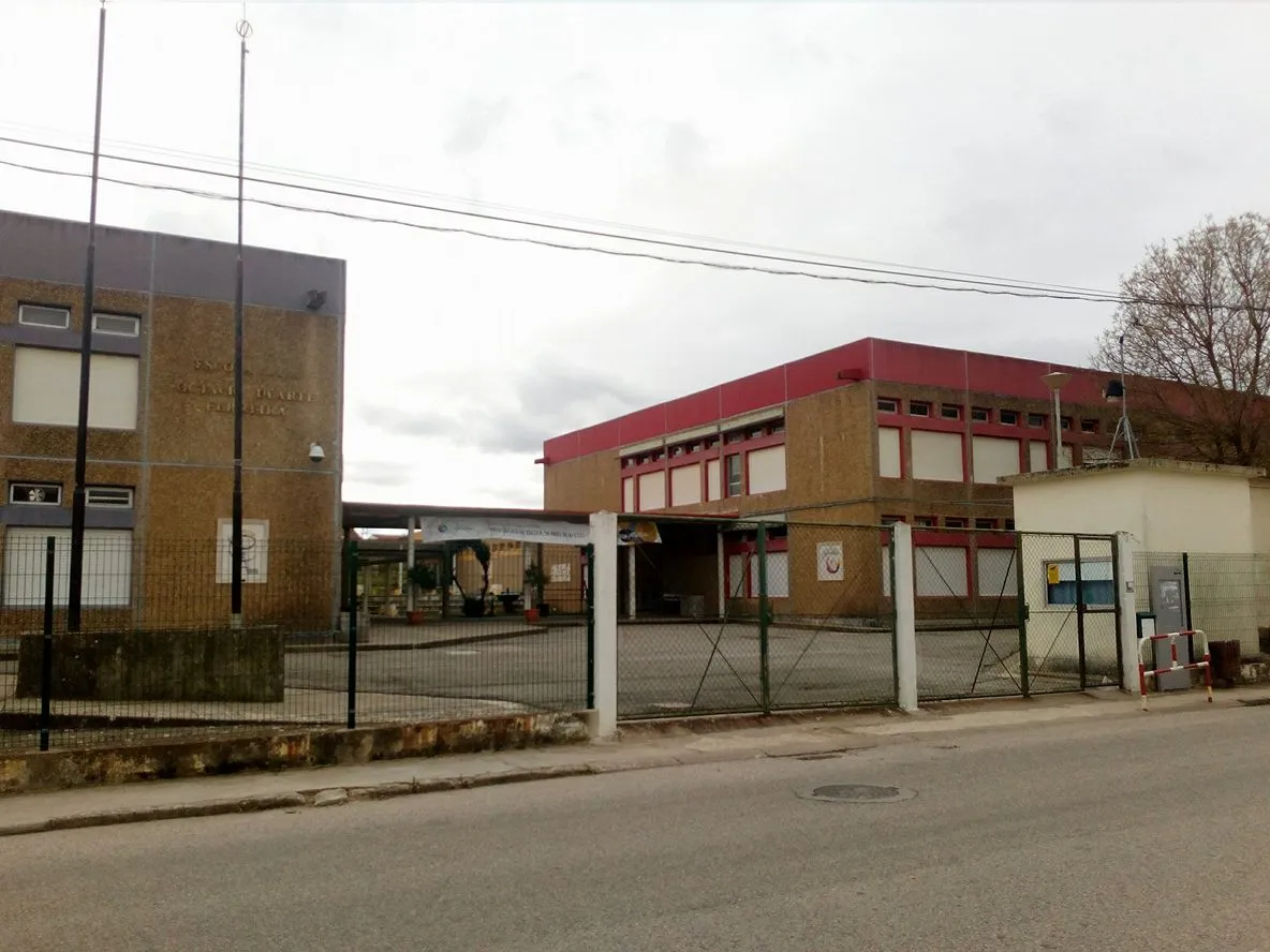 Photo showing: Escola de Tramagal