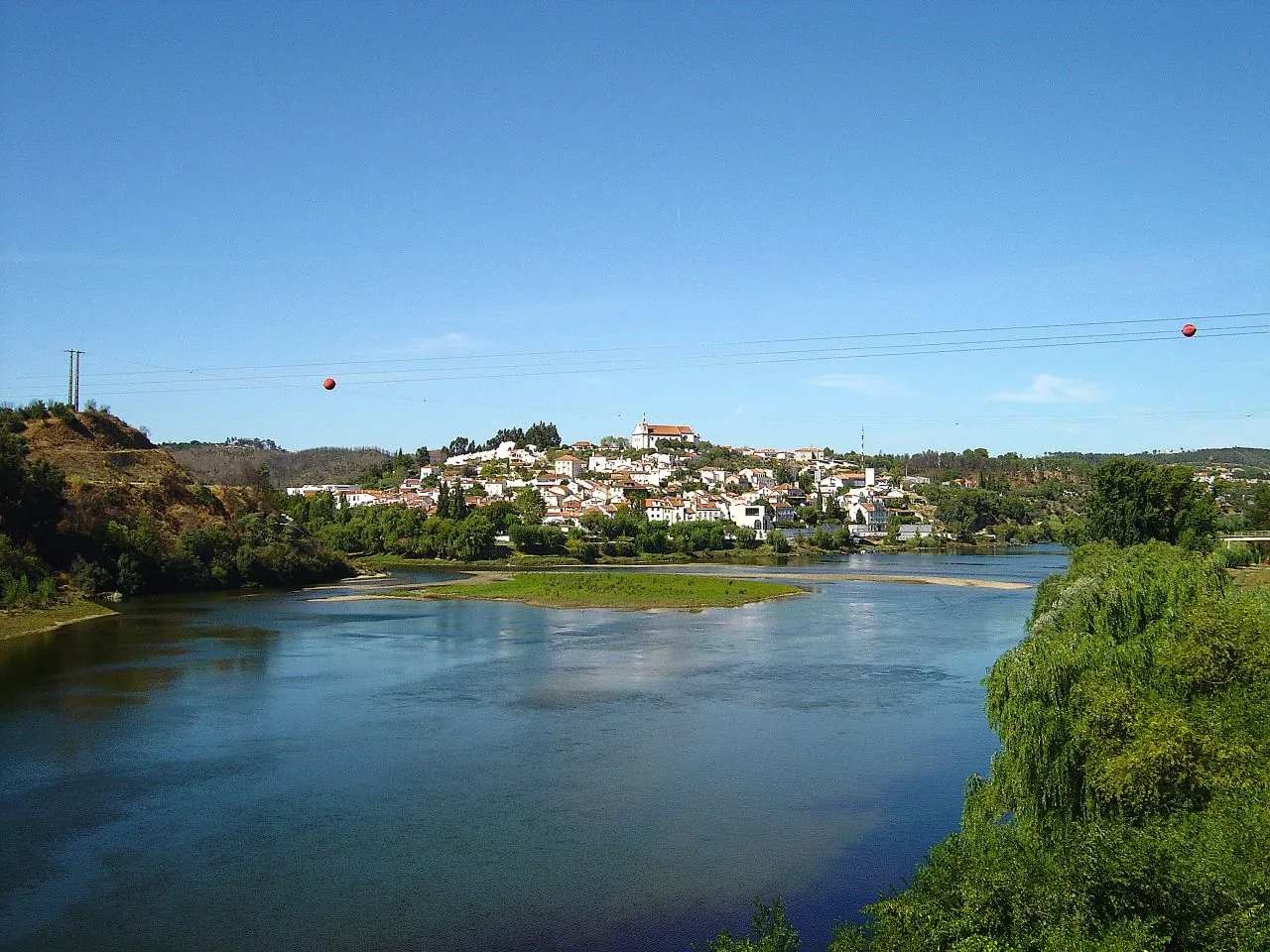 Photo showing: Rio Tejo

http://maps.google.com?q=39.46846866446872,-8.340167999267578(Constância - Portugal)&t=h">See where this picture was taken. [?]