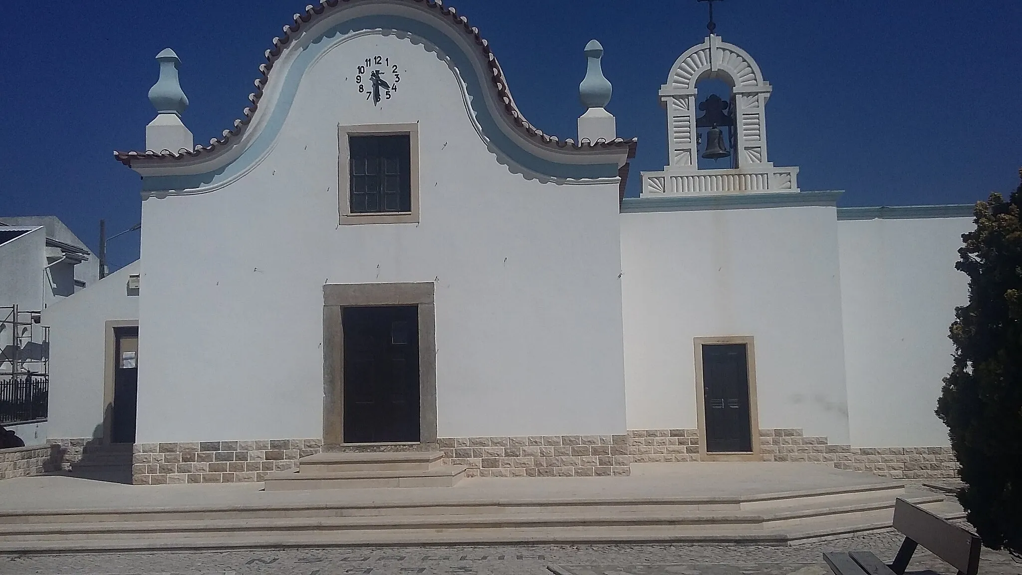 Photo showing: Igreja de Nossa Senhora da Guia em Ferrel datada do Séc.XVII/XIX.