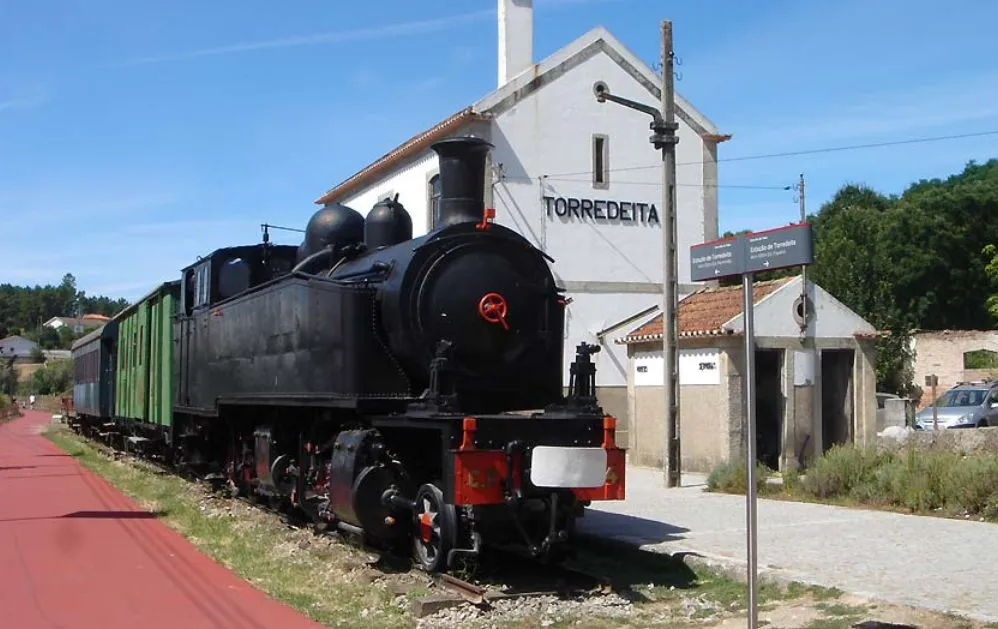 Photo showing: Locomotive at former trainstation Torredeita, Ecopista do Dão, Portugal