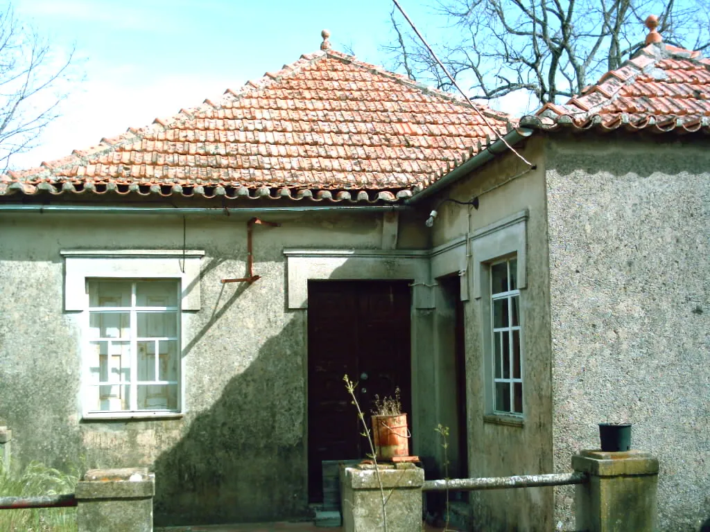 Photo showing: Old house at Pega, Guarda, Portugal.