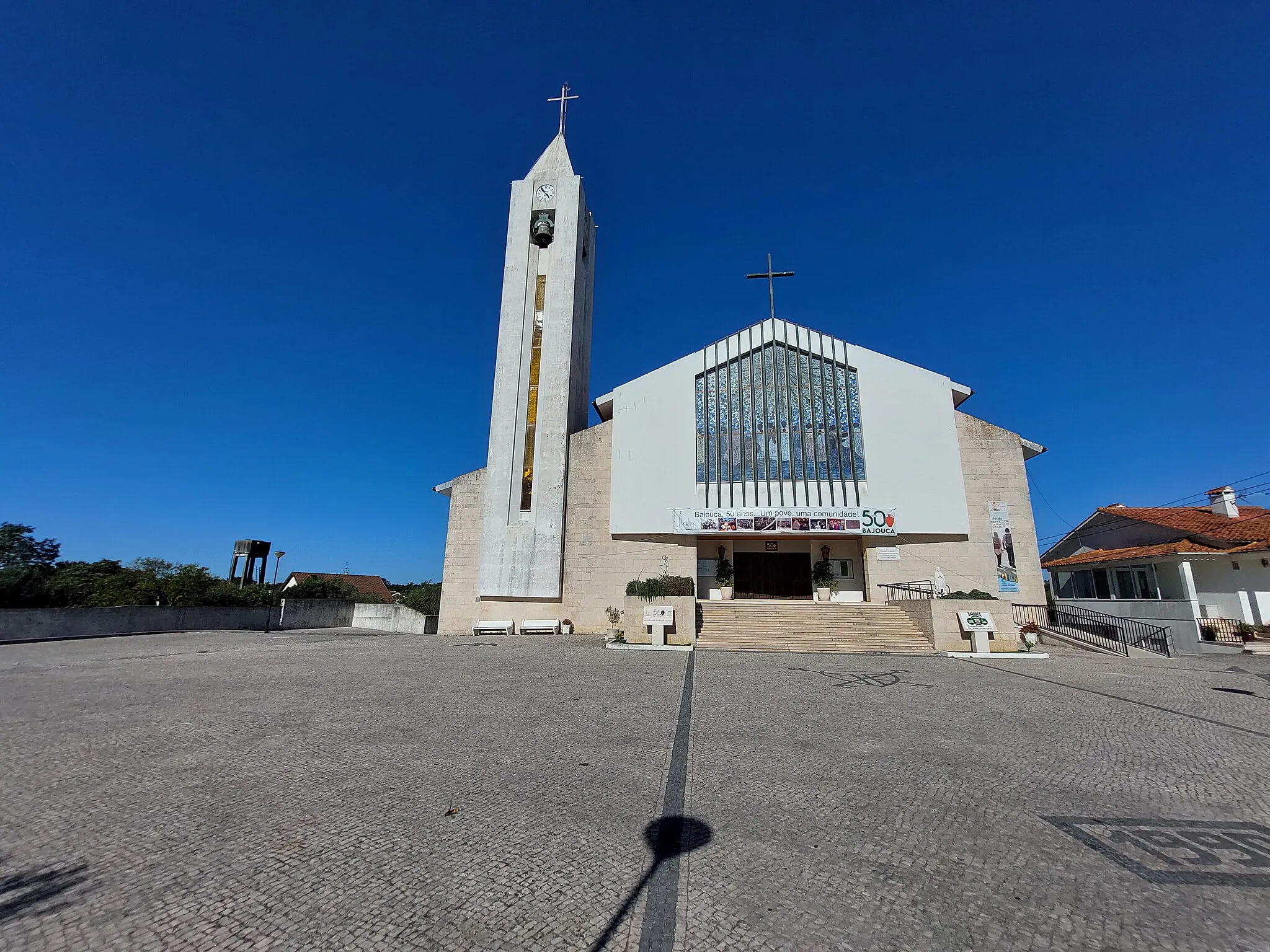 Photo showing: Fachada principal da Igreja Paroquial da Bajouca