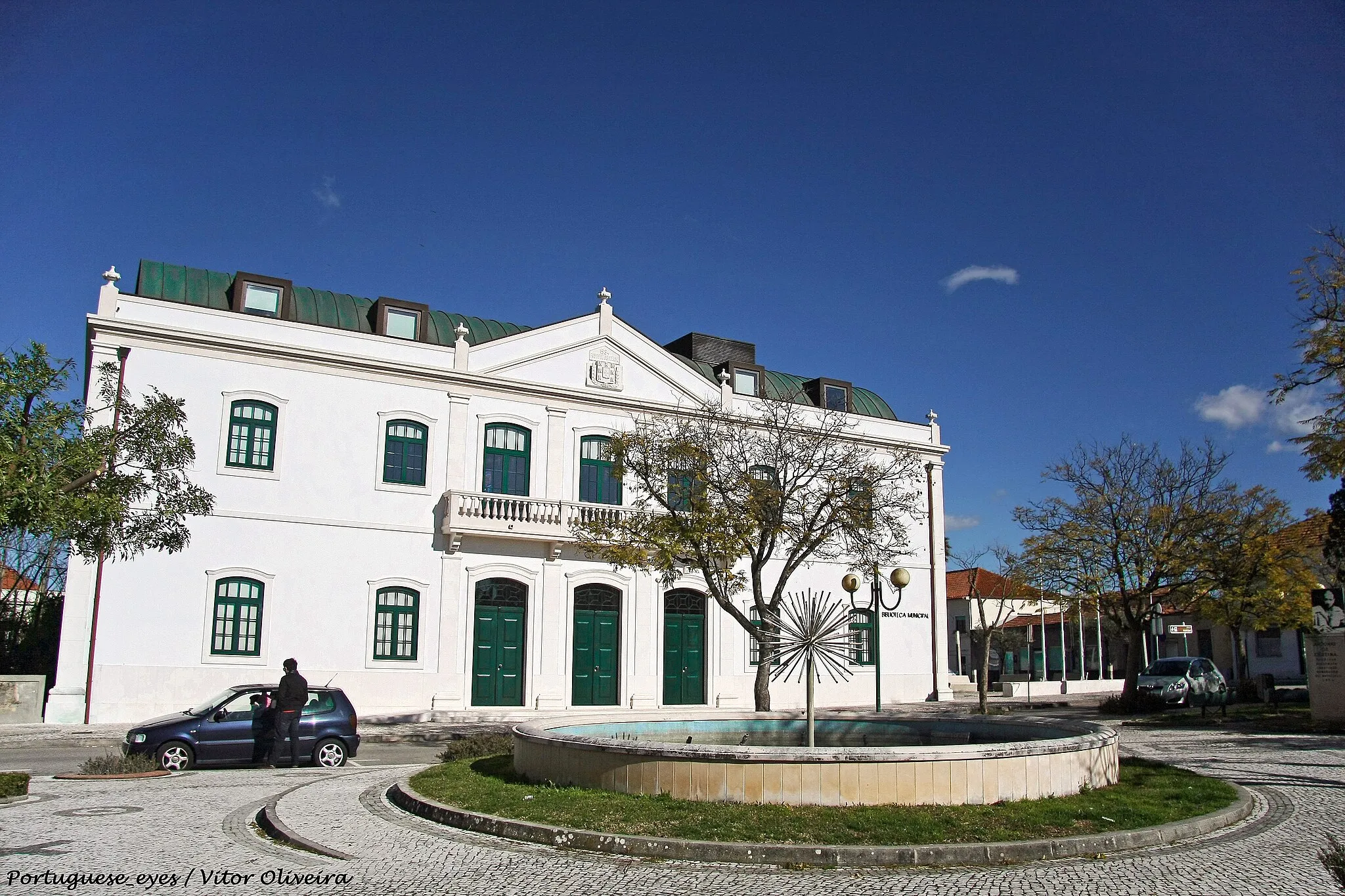 Photo showing: Biblioteca Municipal de Oliveira do Bairro - Portugal