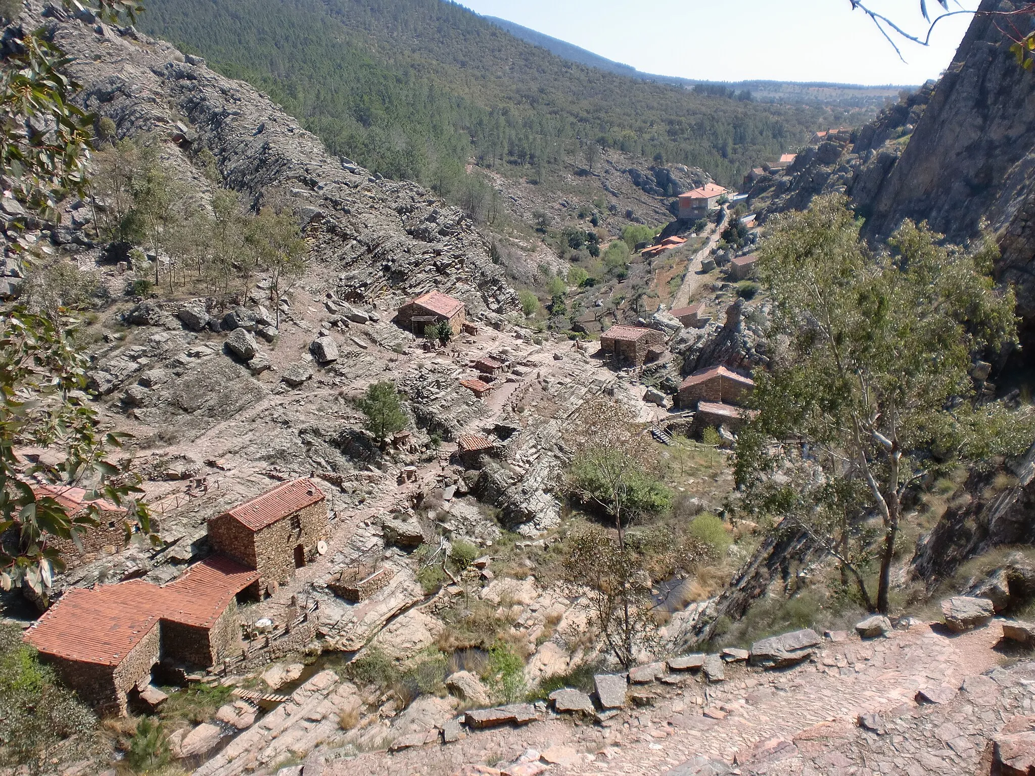 Photo showing: Vale do Rio Ponsûl.