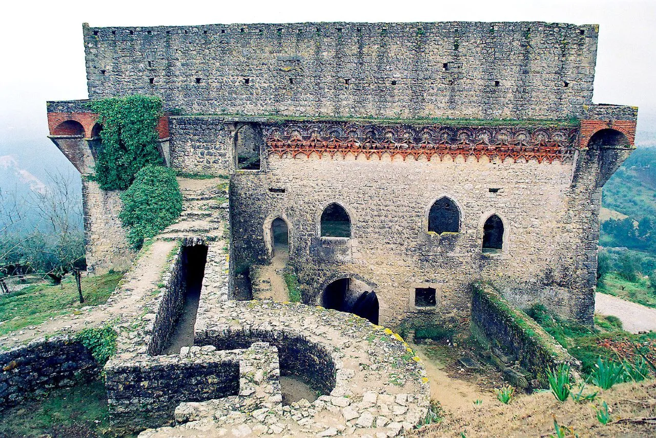 Photo showing: Ruins of Ourém Castle, Portugal