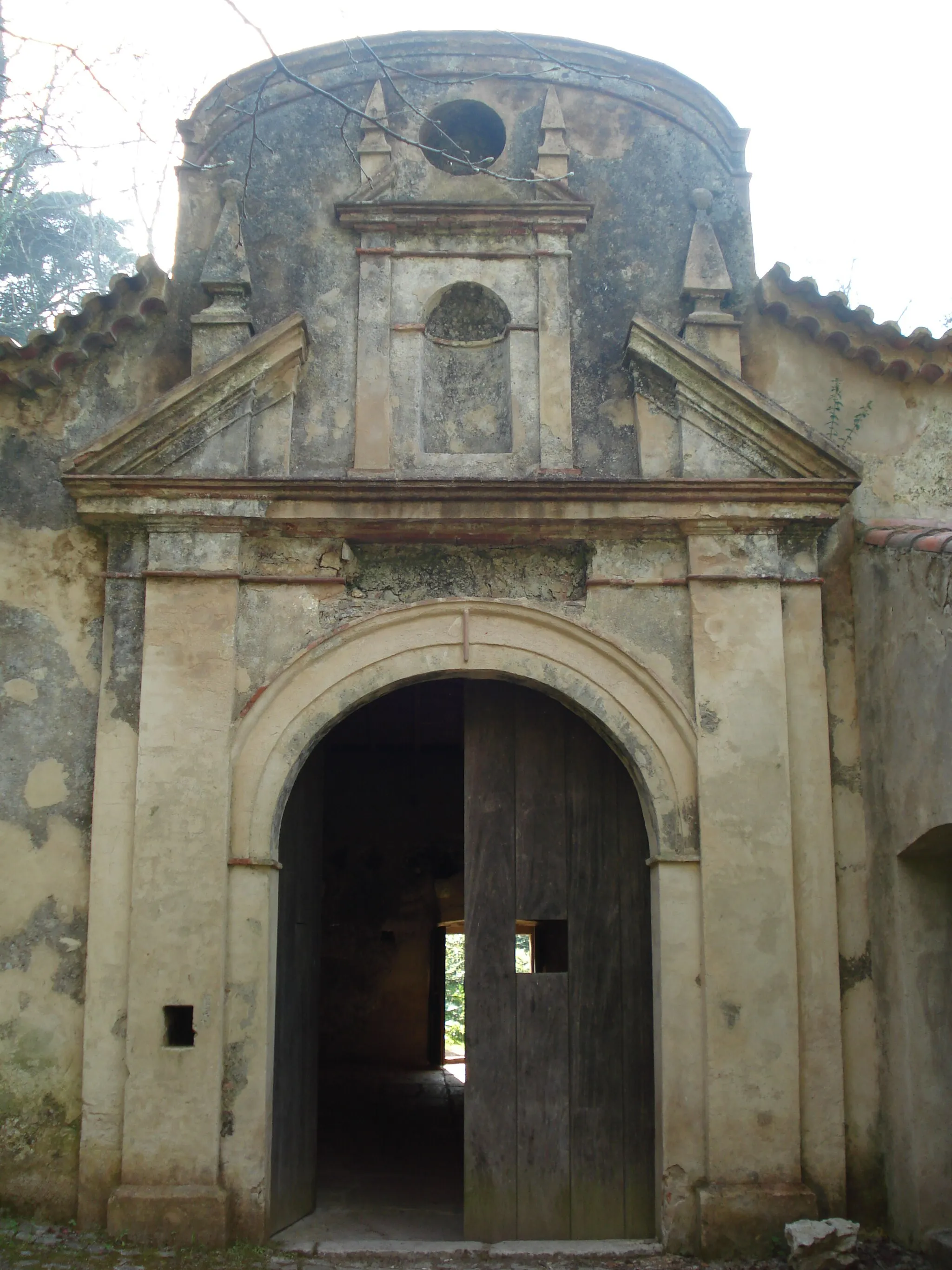 Photo showing: Real Fábrica de Gelo da Serra de Montejunto situada na Serra de Montejunto, Concelho de Cadaval.