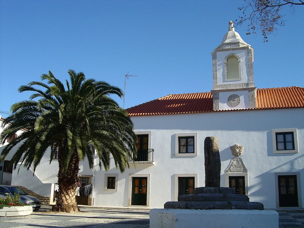 Photo showing: Antigamente, aqui era a sede do concelho.