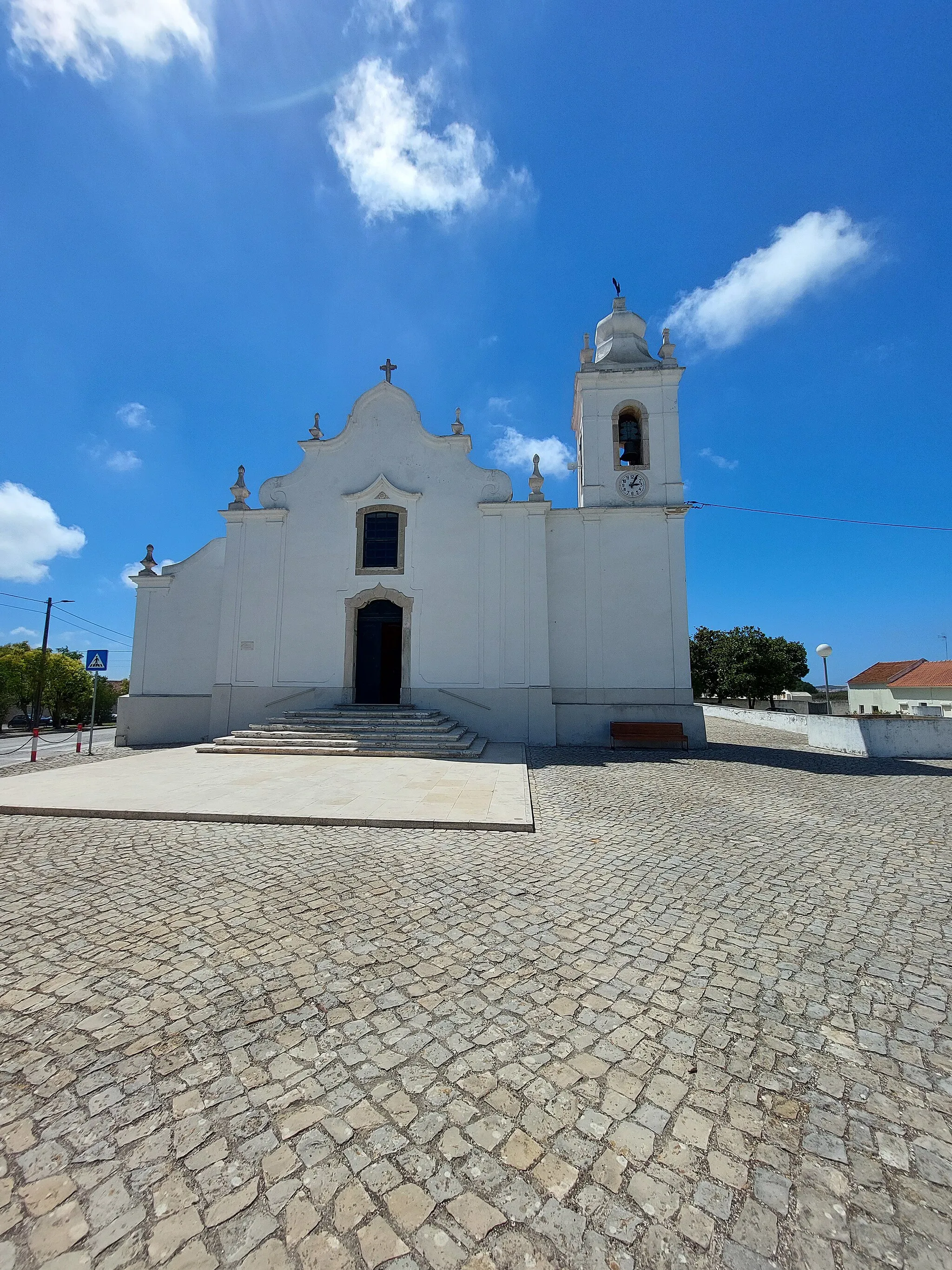 Photo showing: Frente da Igreja Paroquial de Alfeizeirão